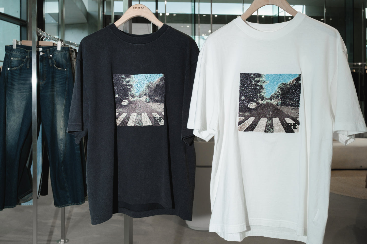 photo emb ss tee