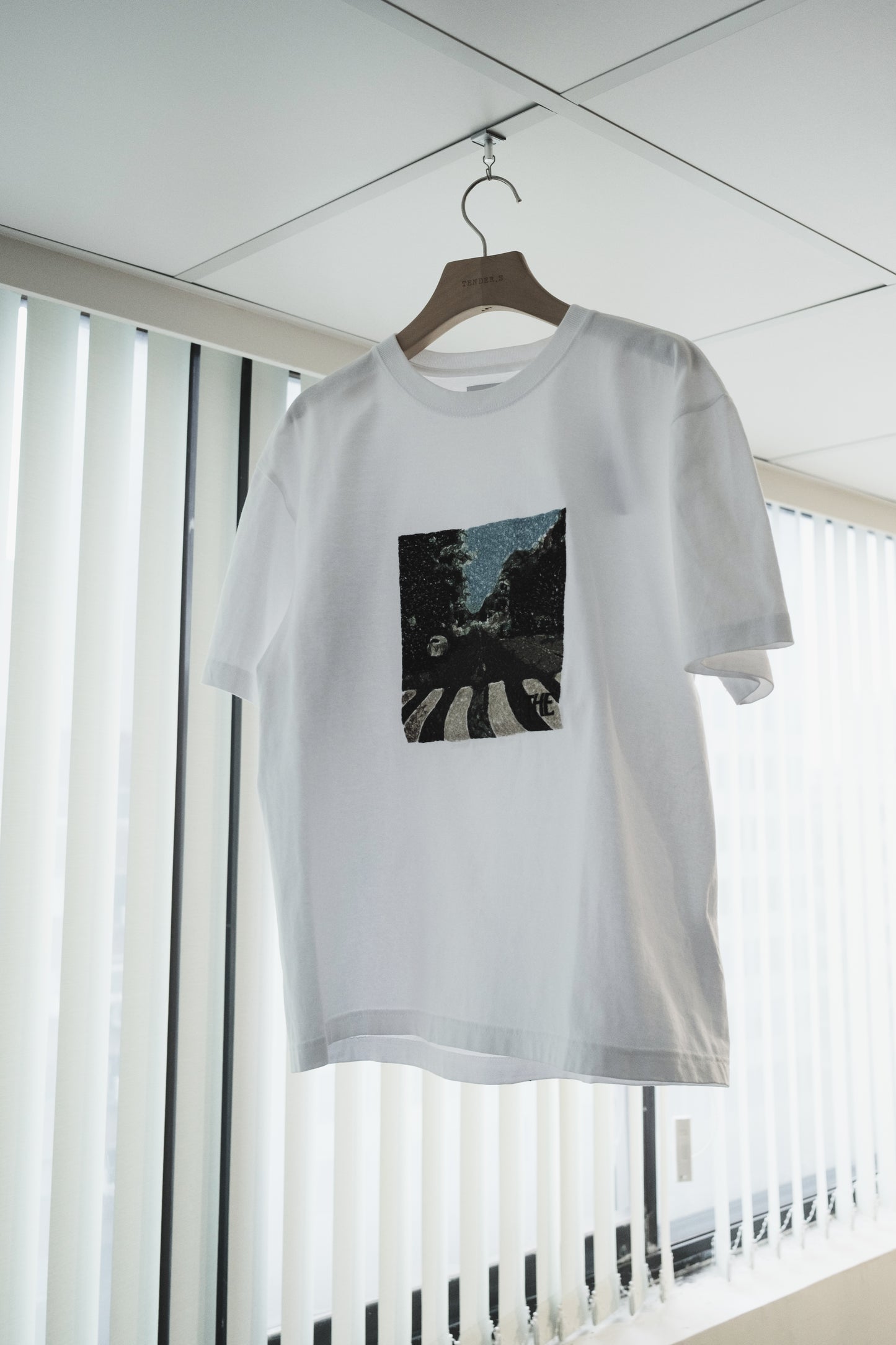 photo emb ss tee