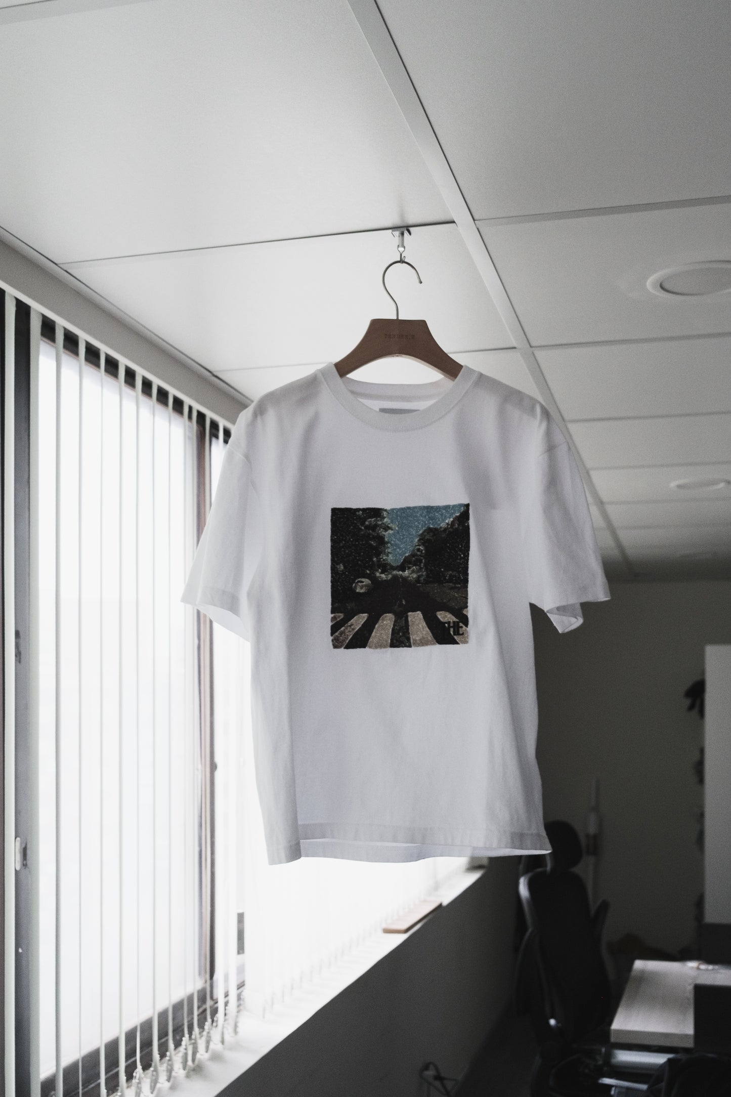 photo emb ss tee