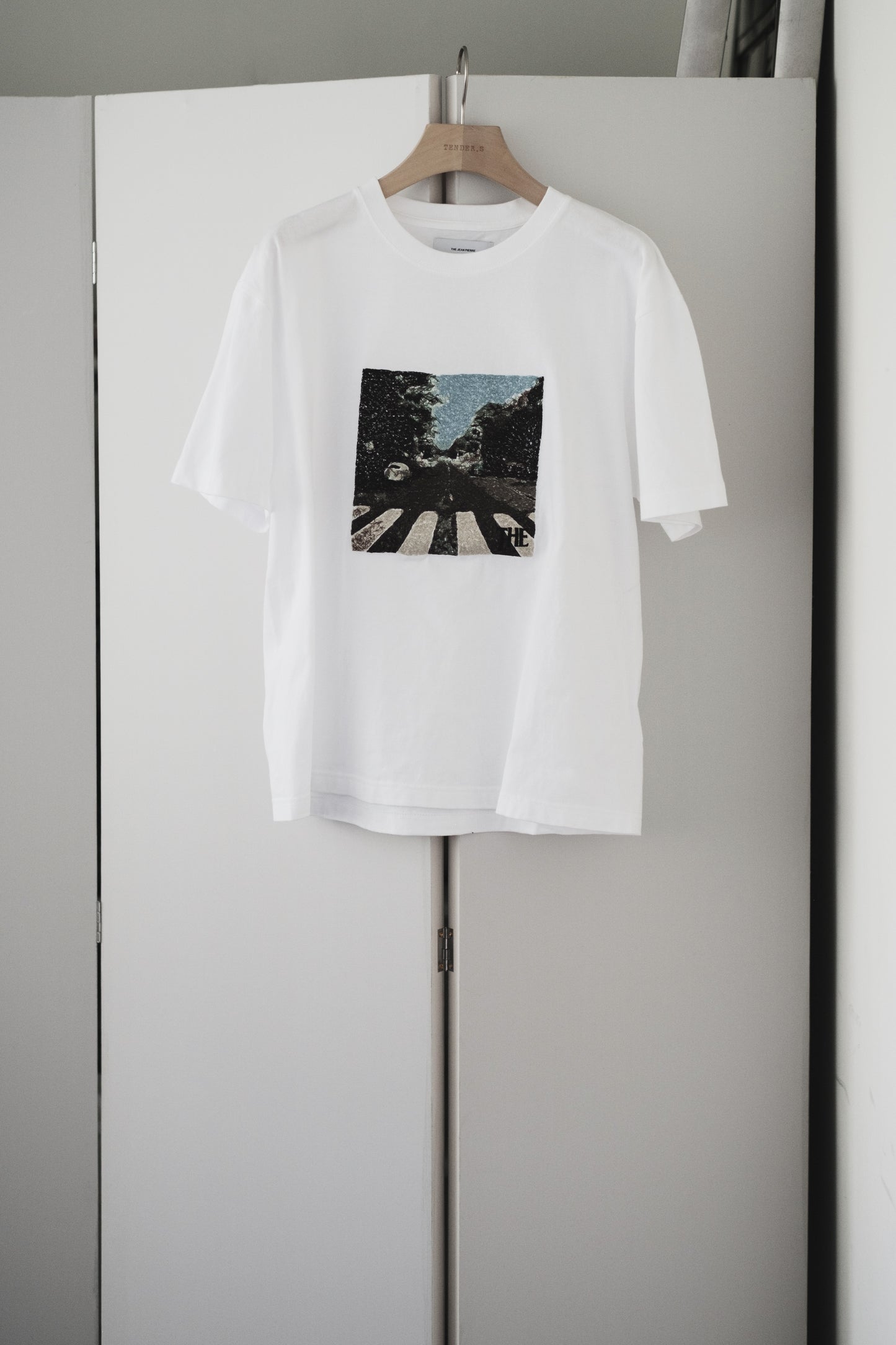 photo emb ss tee
