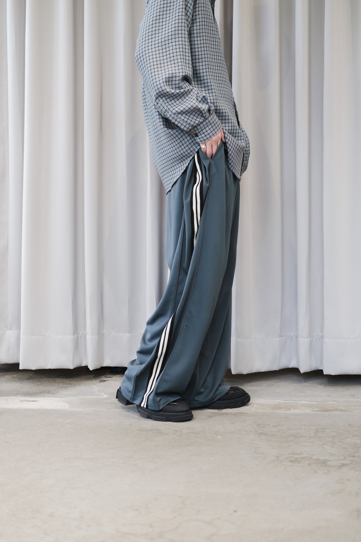 zip-up track pants(unisex)