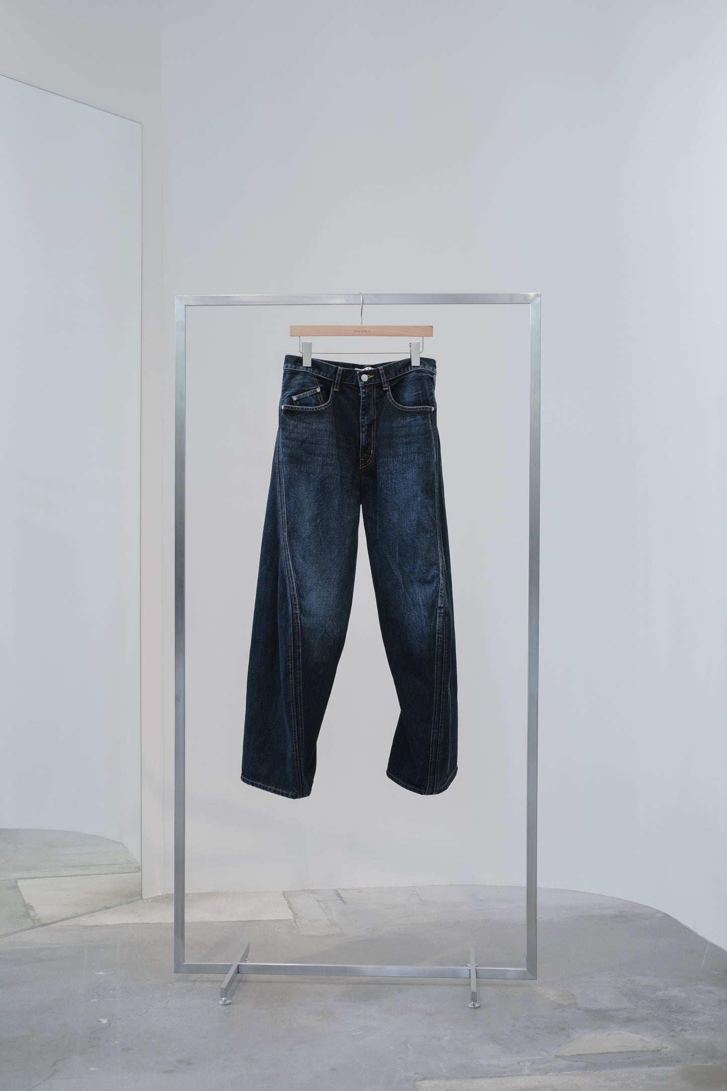 3d curved voluminous leg jeans - faded indigo