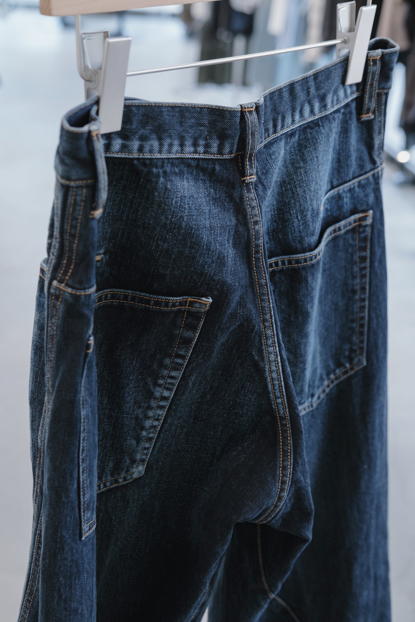 3d curved voluminous leg jeans - faded indigo