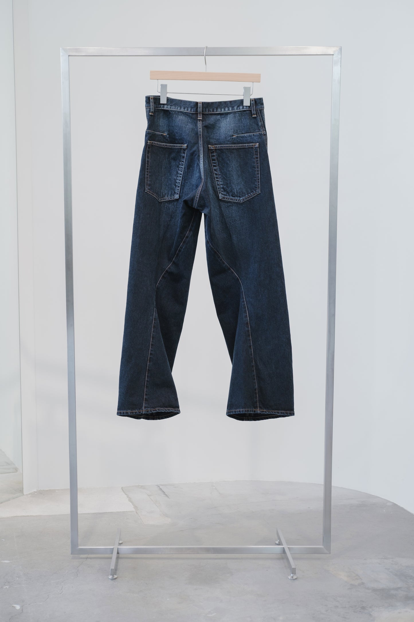 3d curved voluminous leg jeans - faded indigo