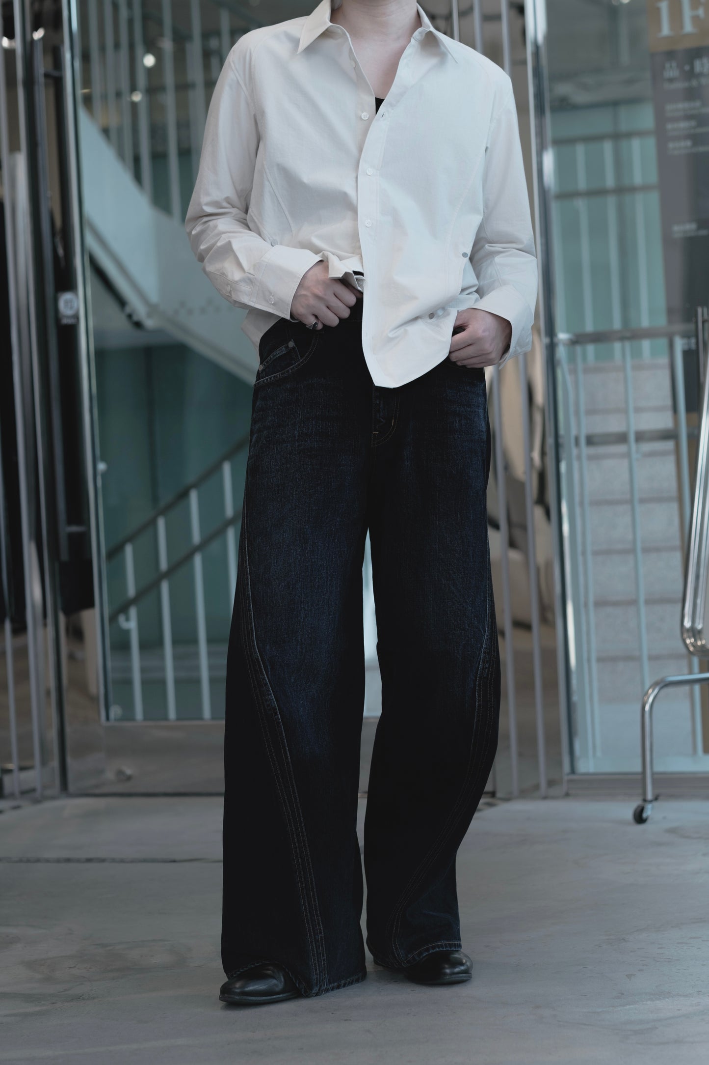 3d curved voluminous leg jeans - faded indigo