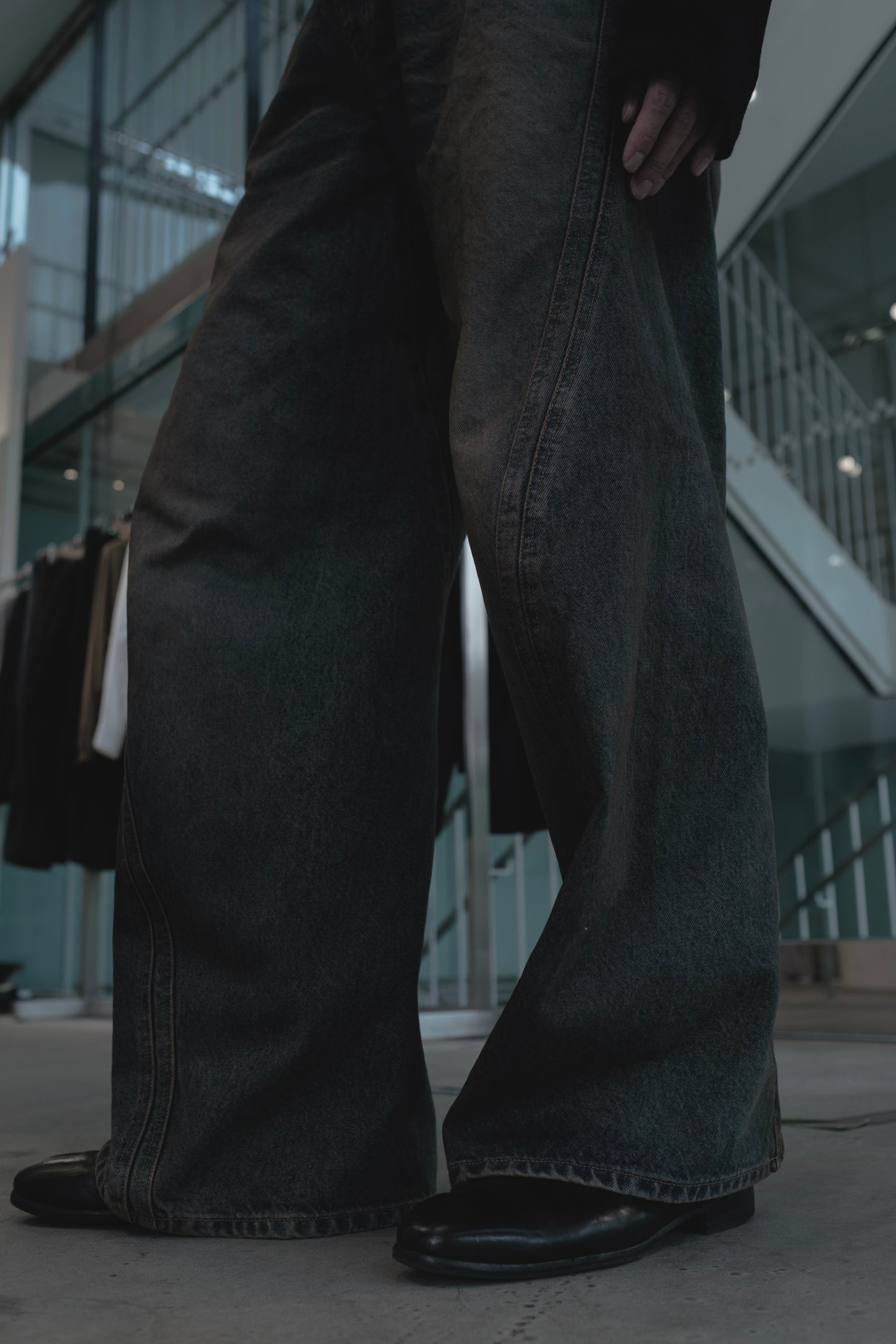 3d curved voluminous leg jeans - mud faded indigo