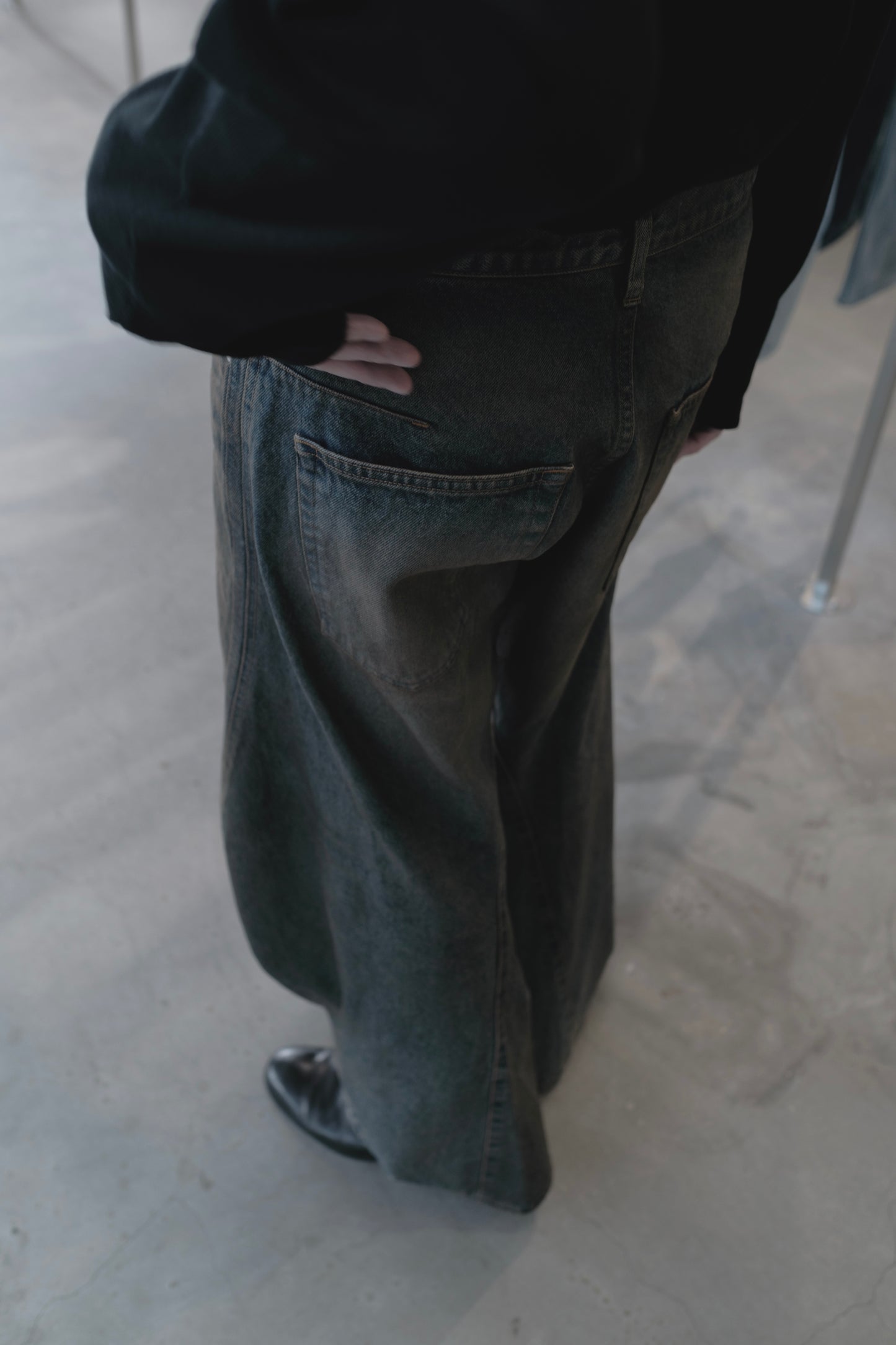 3d curved voluminous leg jeans - mud faded indigo