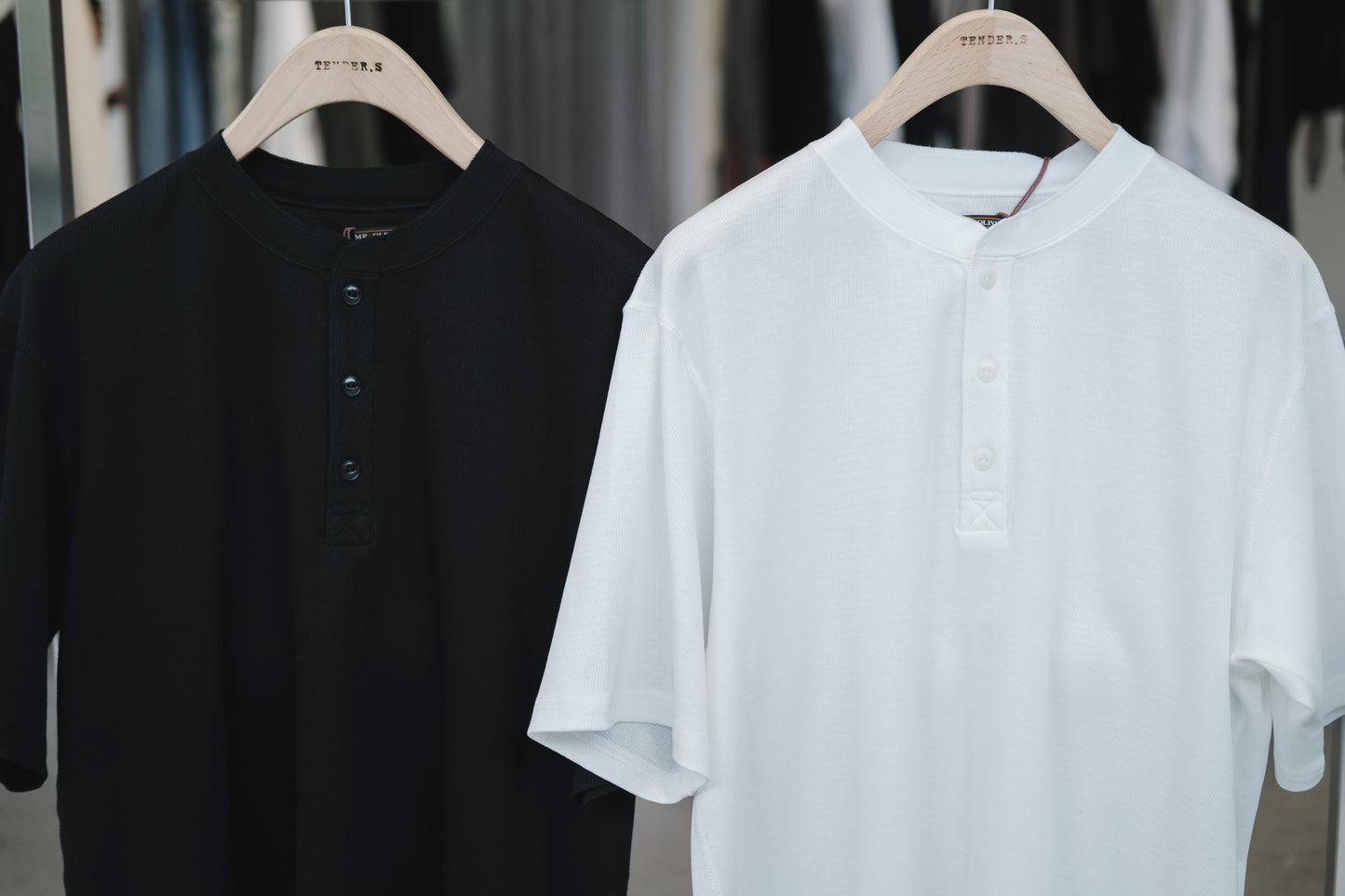 compact honeycomb mesh / henley neck t-shirt