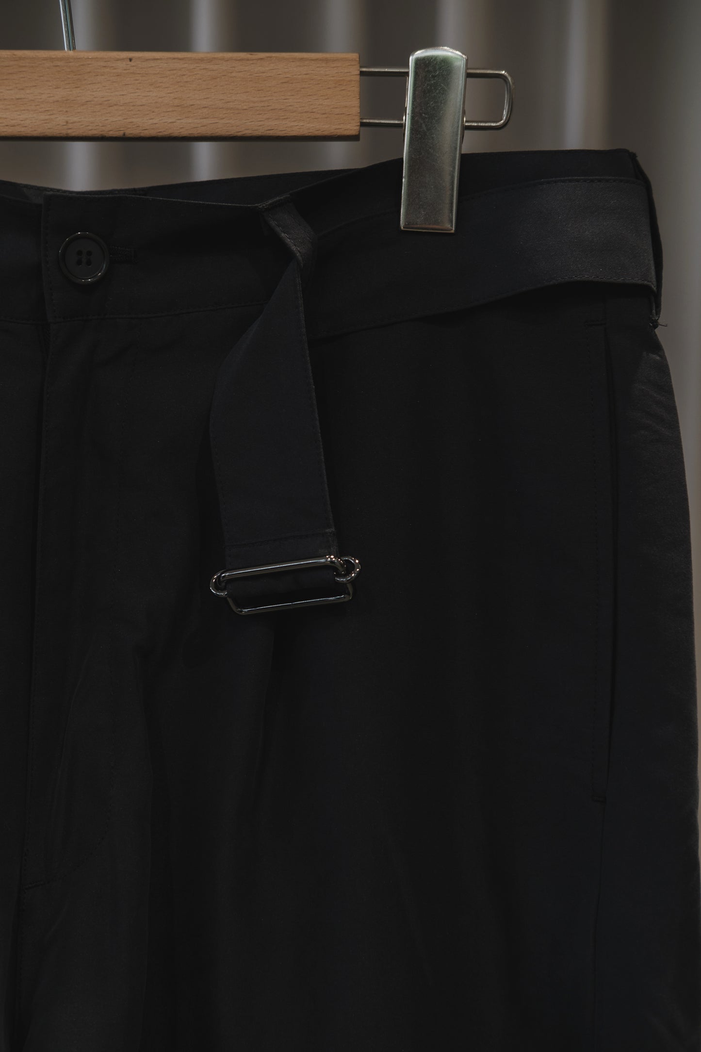 t/r powder cloth / belted shorts