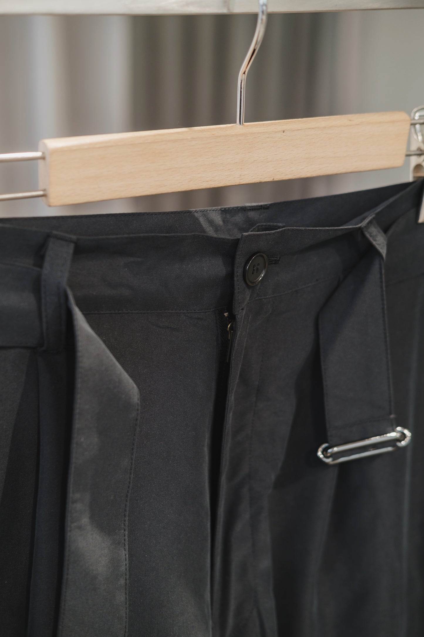 t/r powder cloth / belted shorts