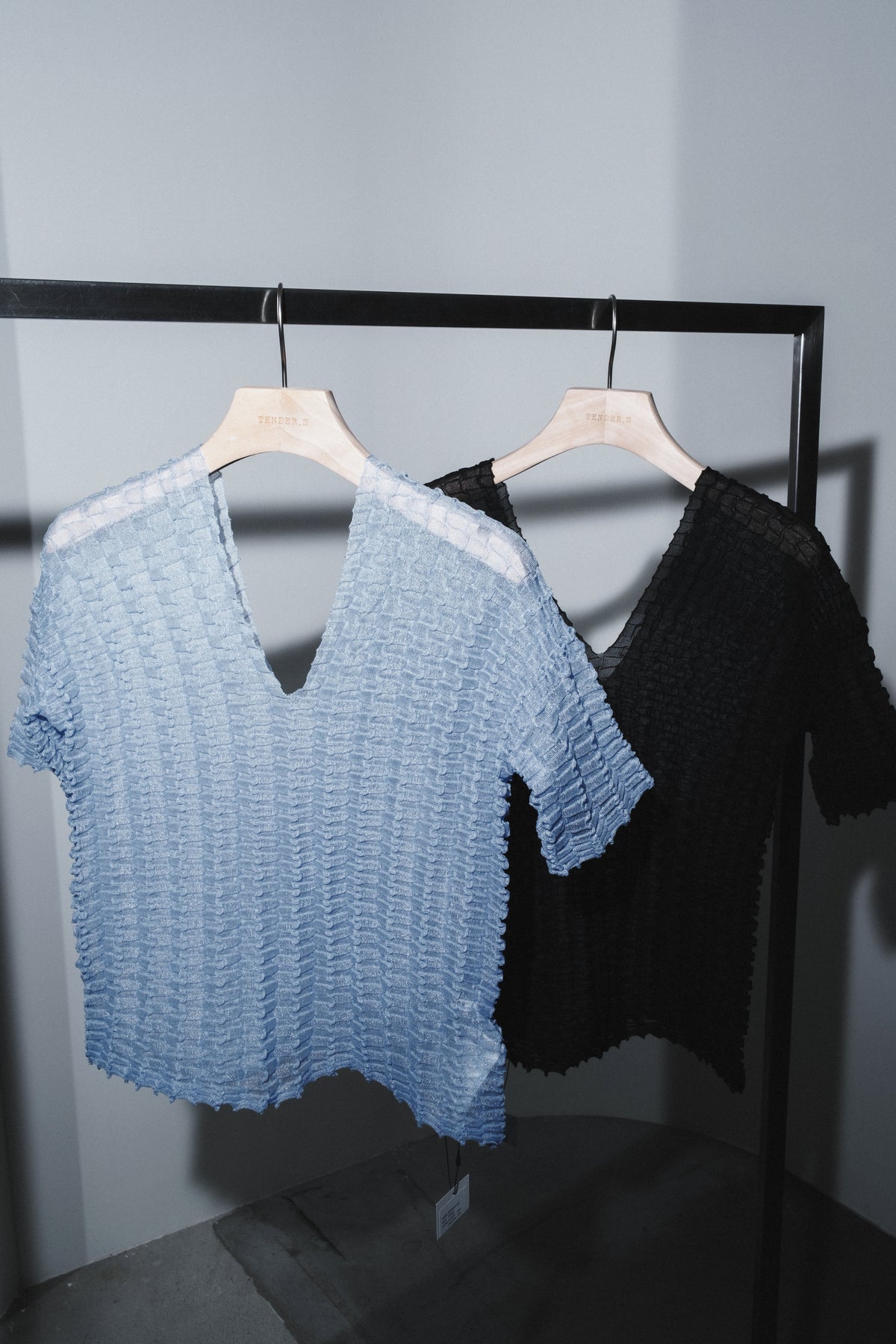 sheer wavy pullover