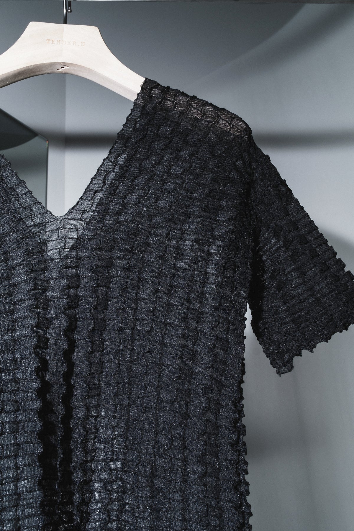 sheer wavy pullover