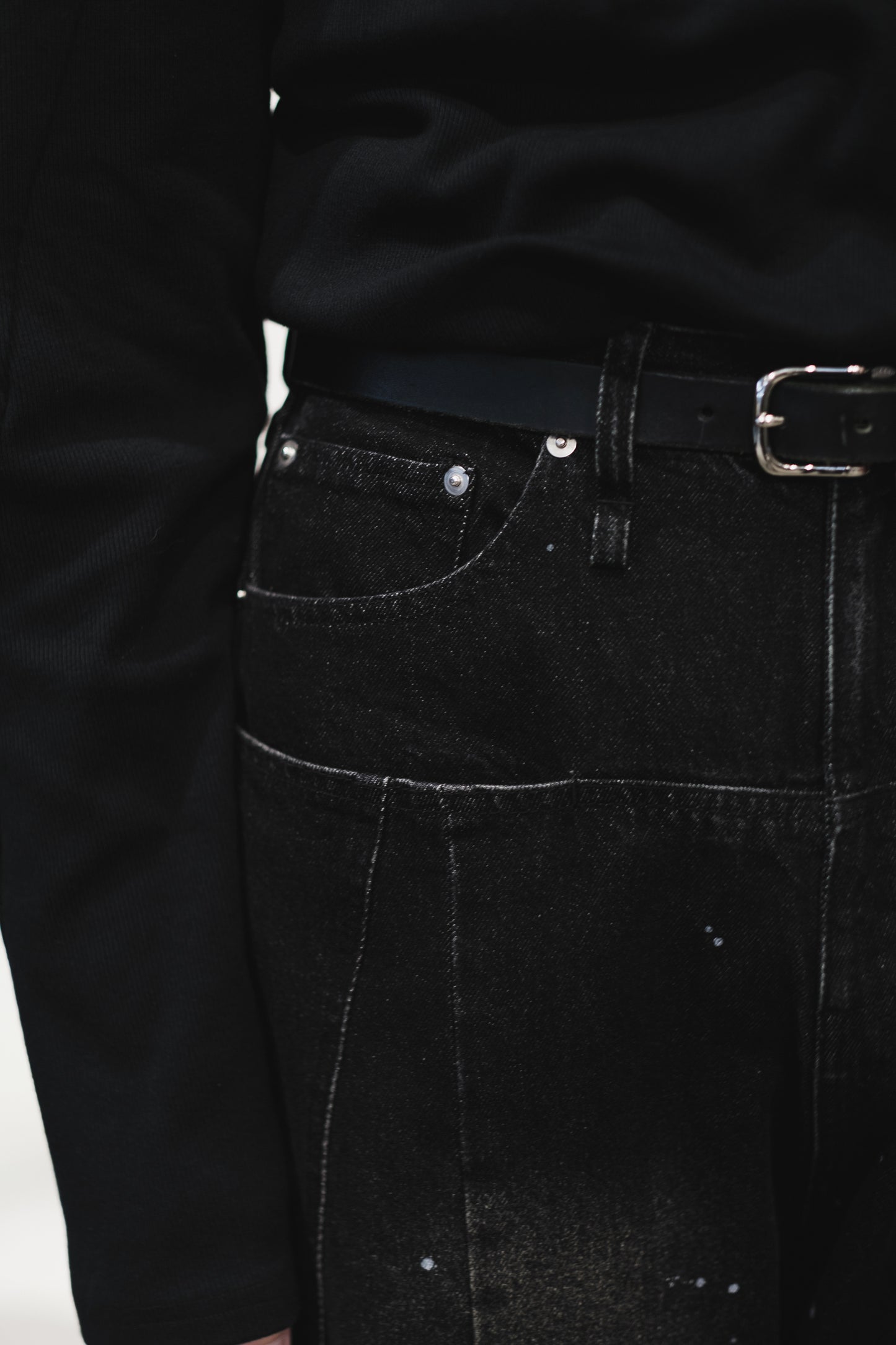 aging baggy denim pants