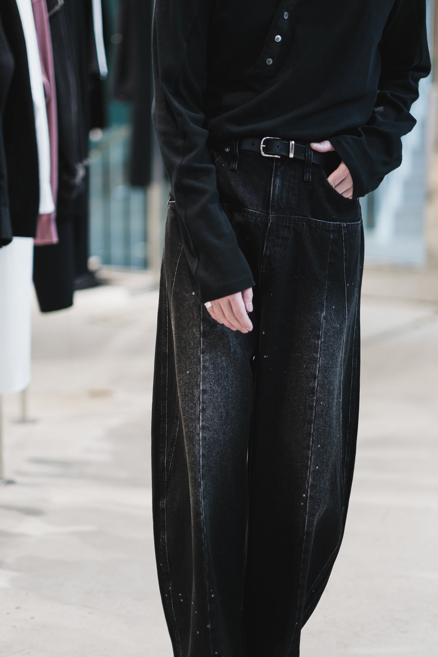 aging baggy denim pants