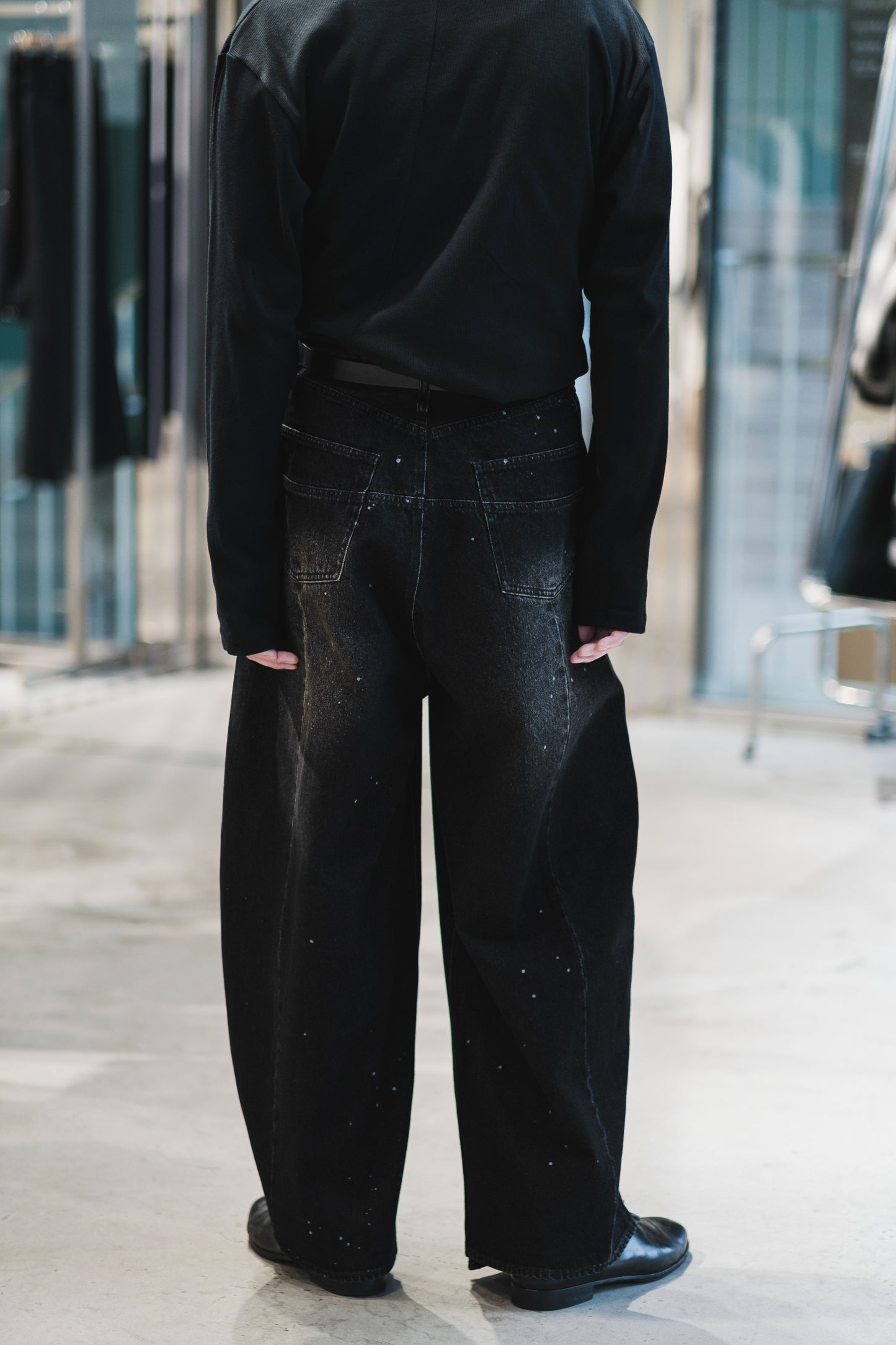 aging baggy denim pants