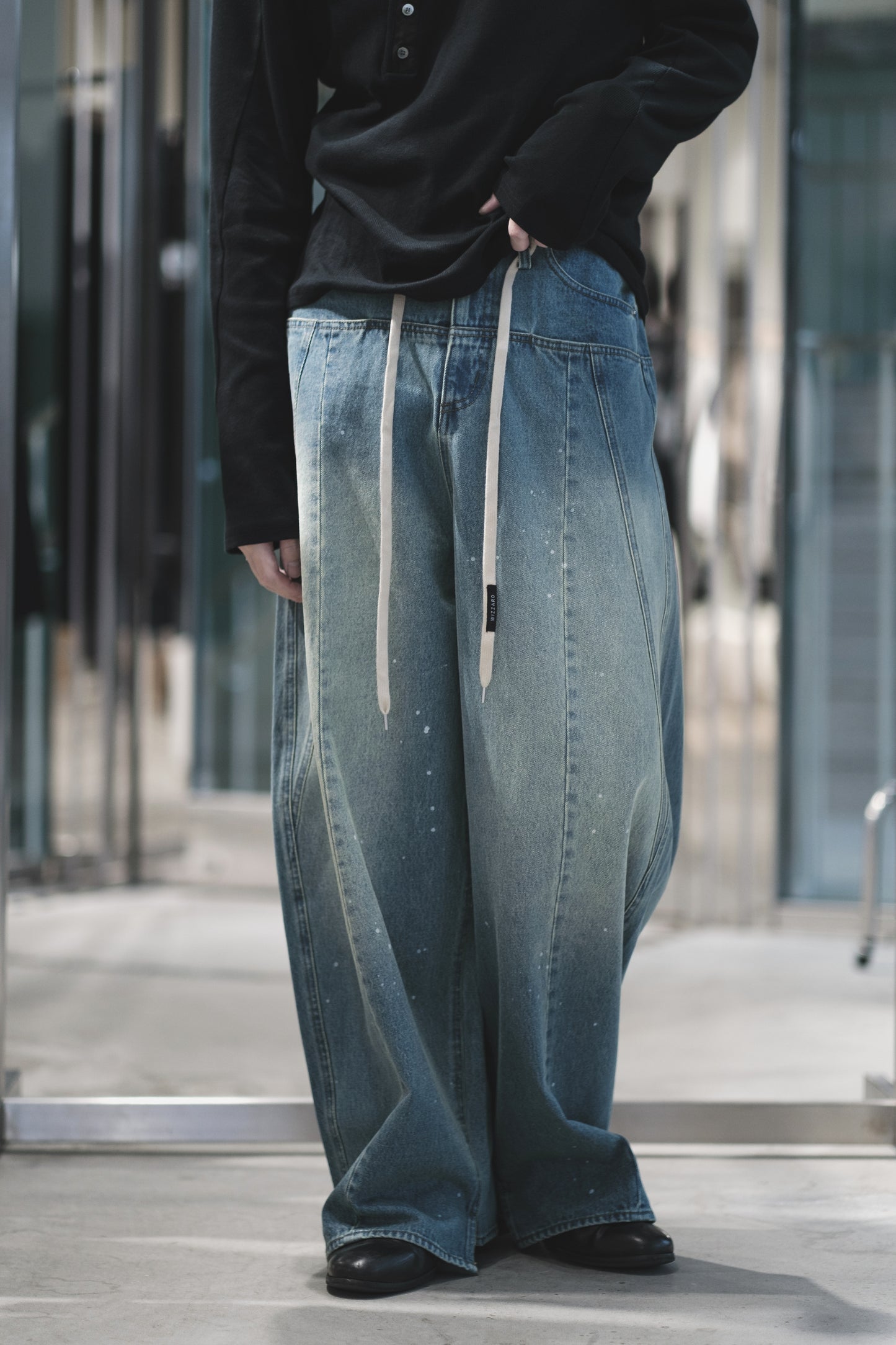aging baggy denim pants