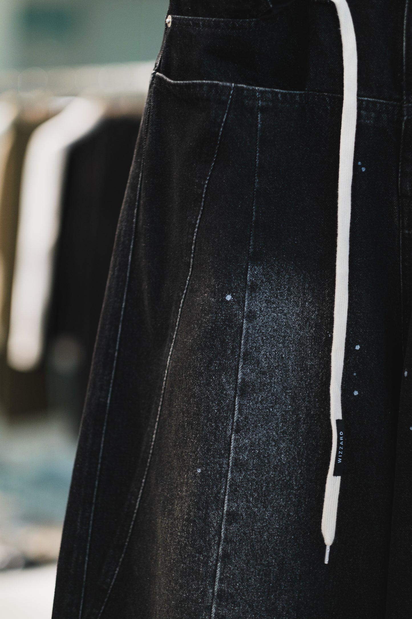aging baggy denim pants