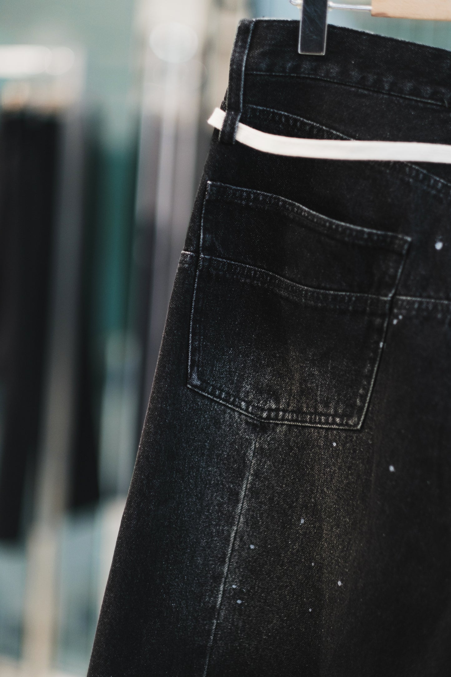 aging baggy denim pants
