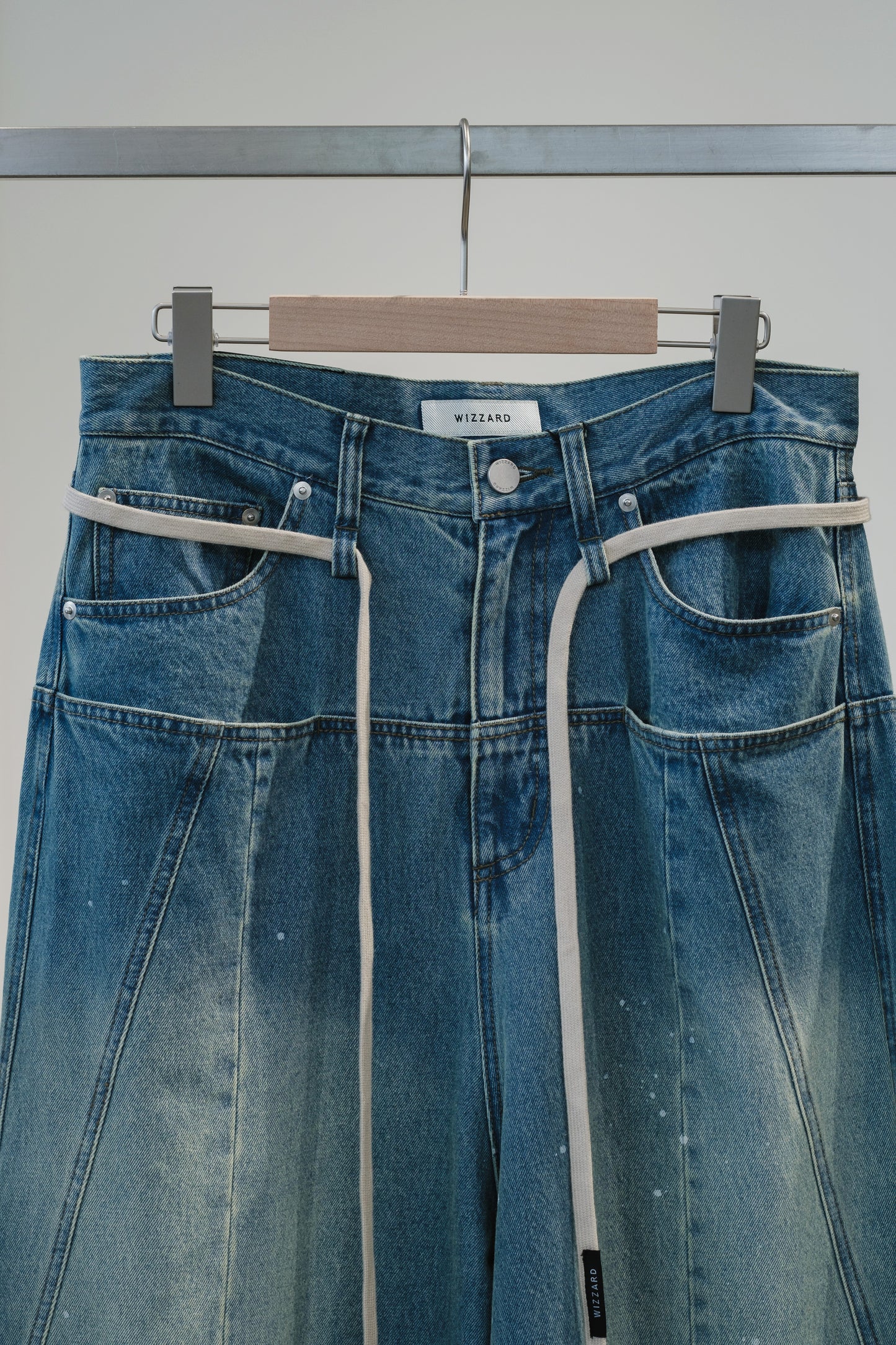 aging baggy denim pants