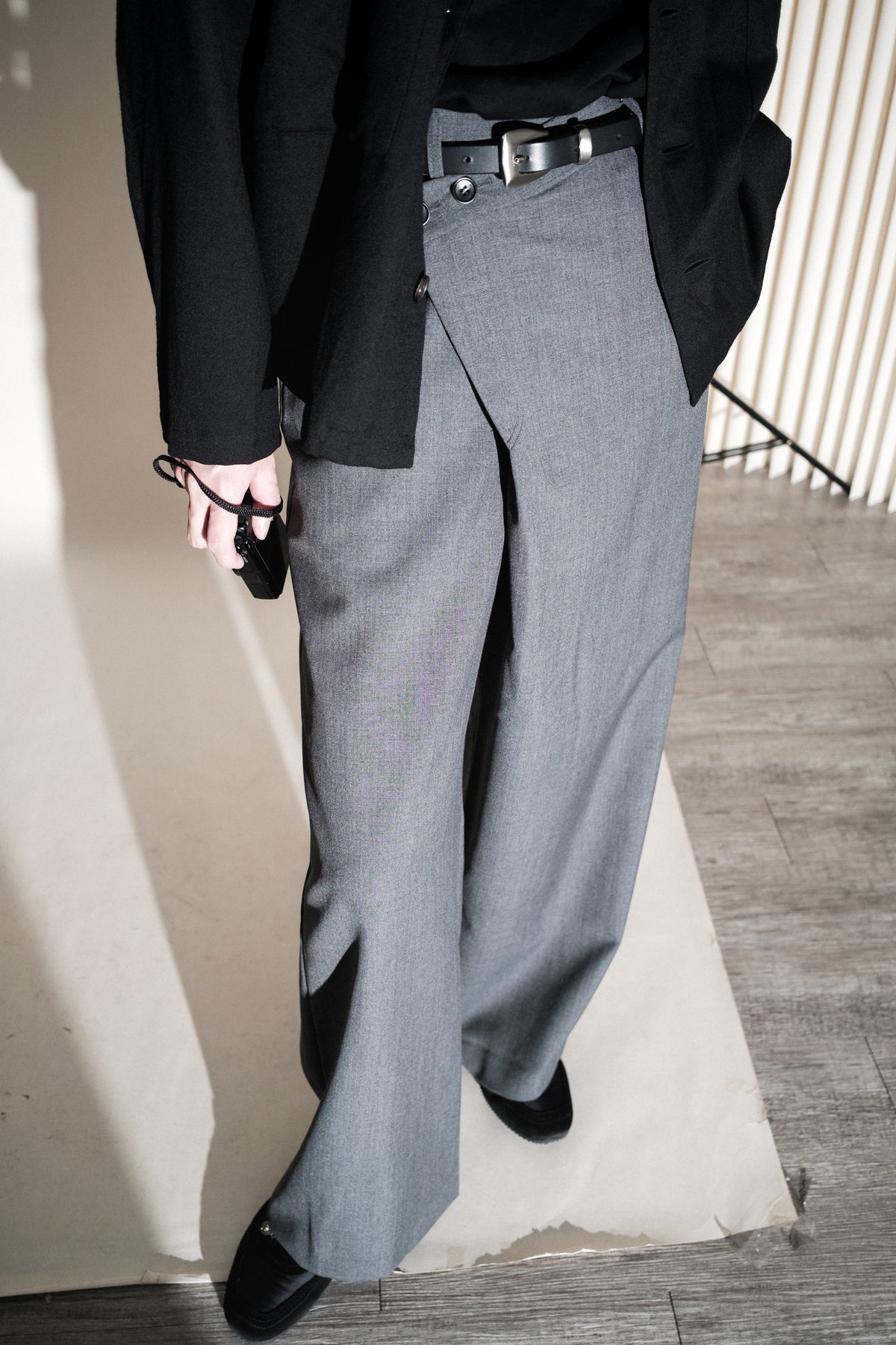 overlap front wool slacks
