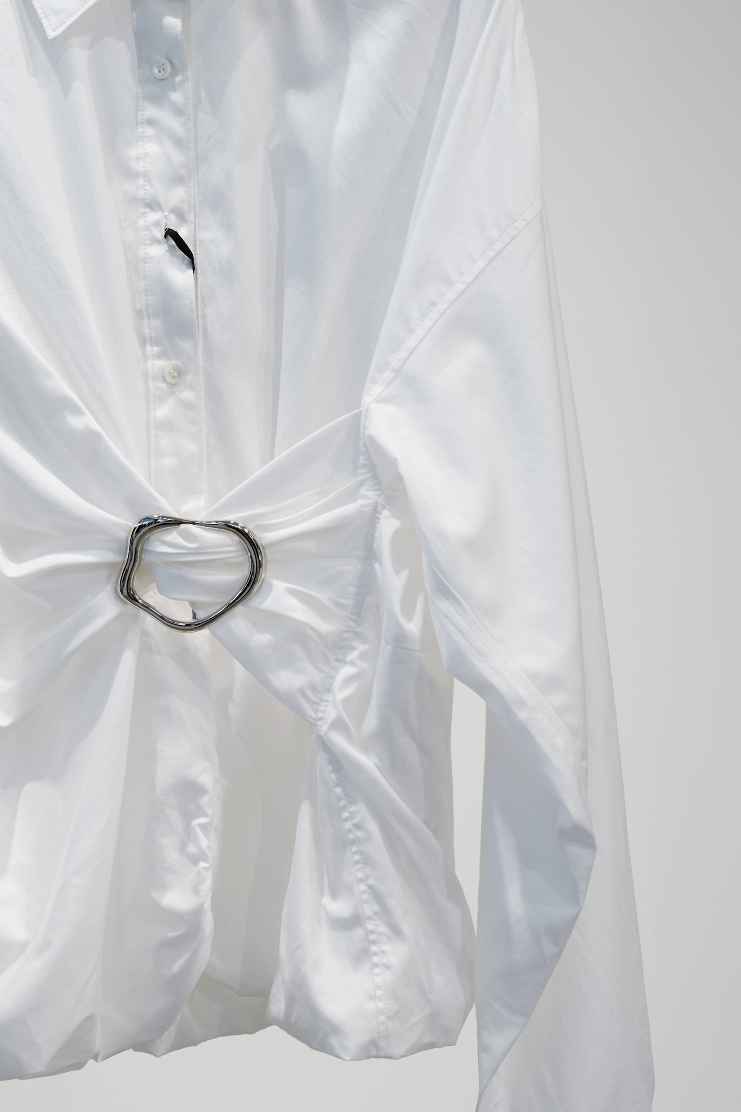 buckle balloon shirt