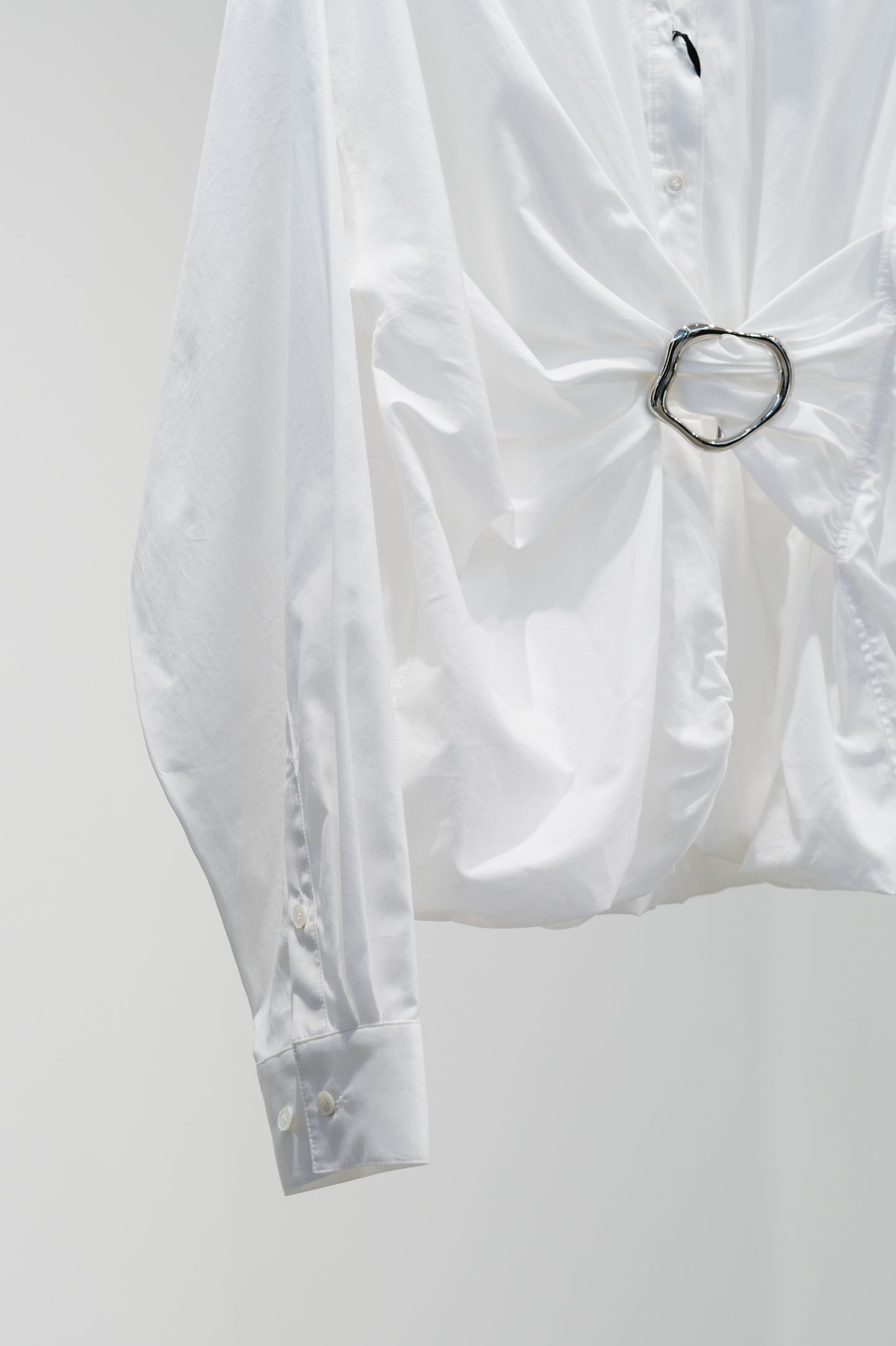 buckle balloon shirt