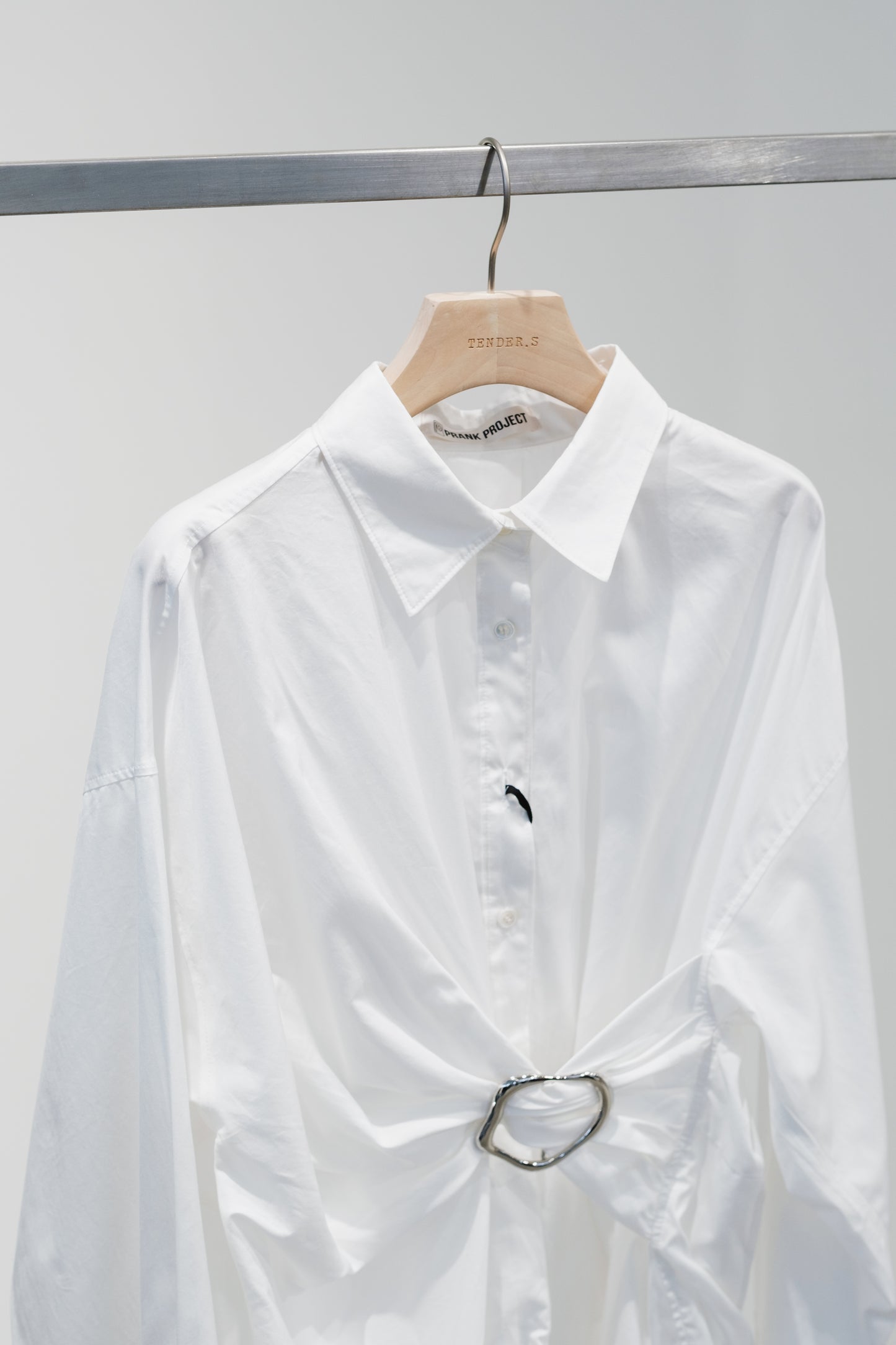 buckle balloon shirt