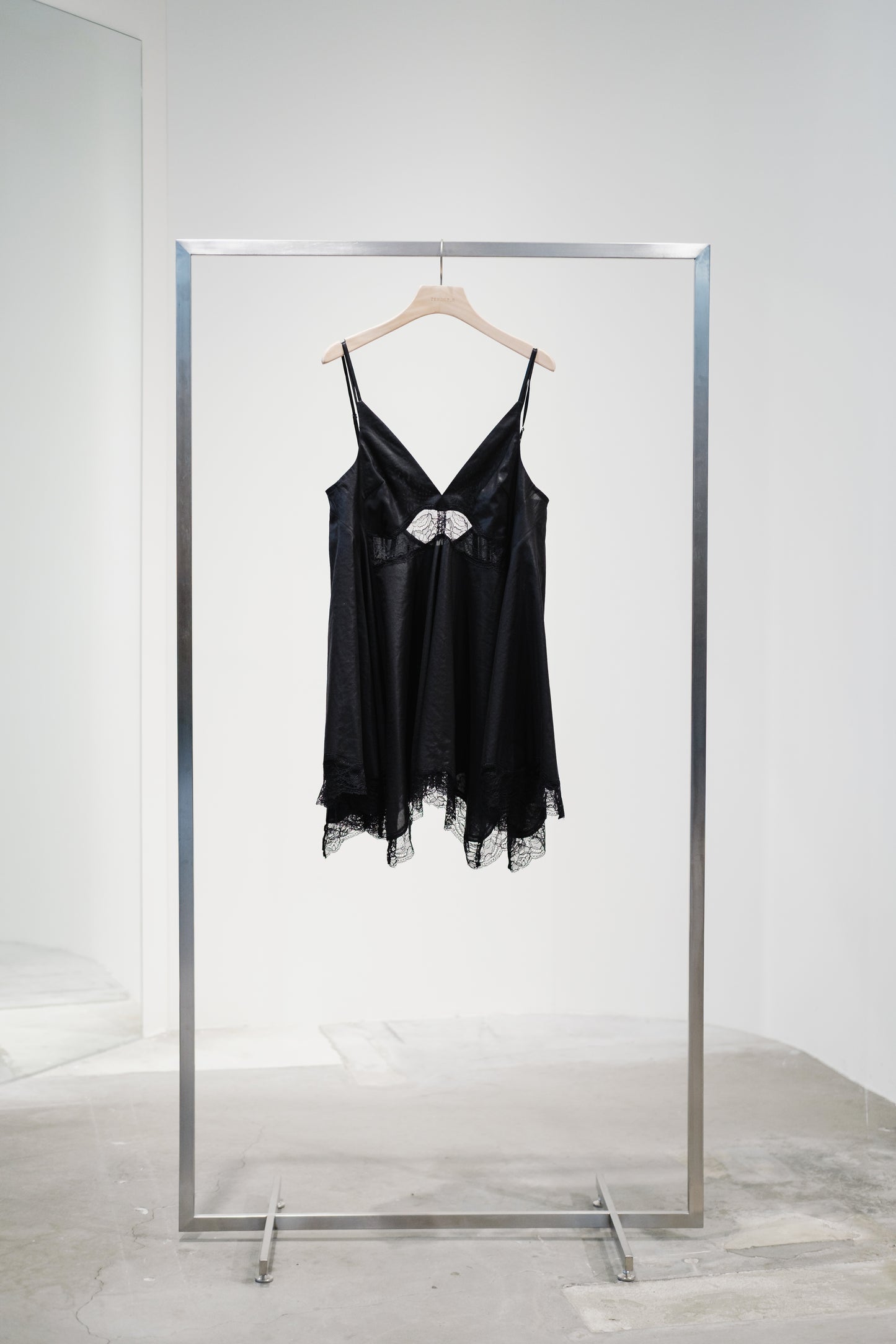 lace hem volume tunic