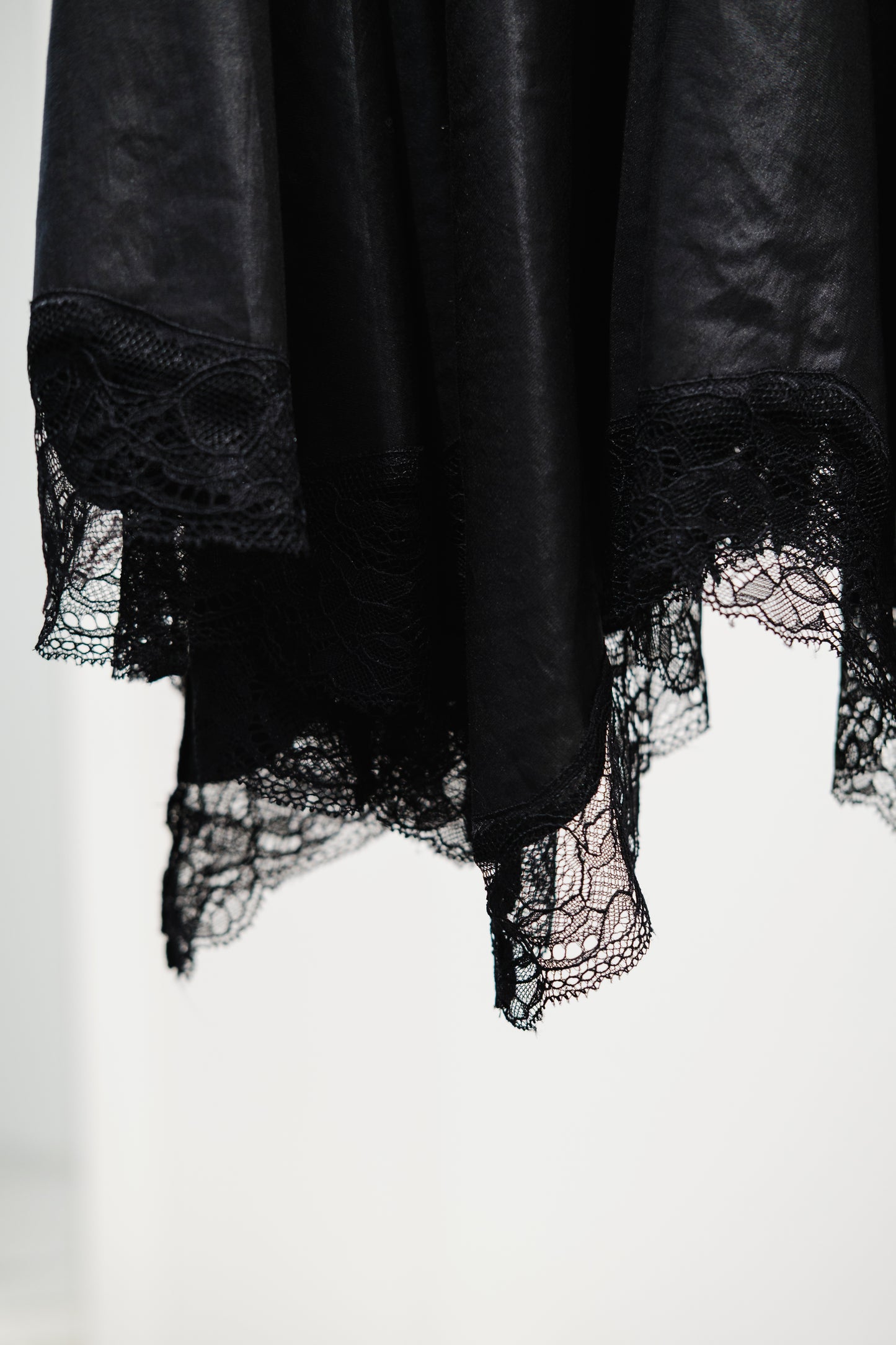 lace hem volume tunic