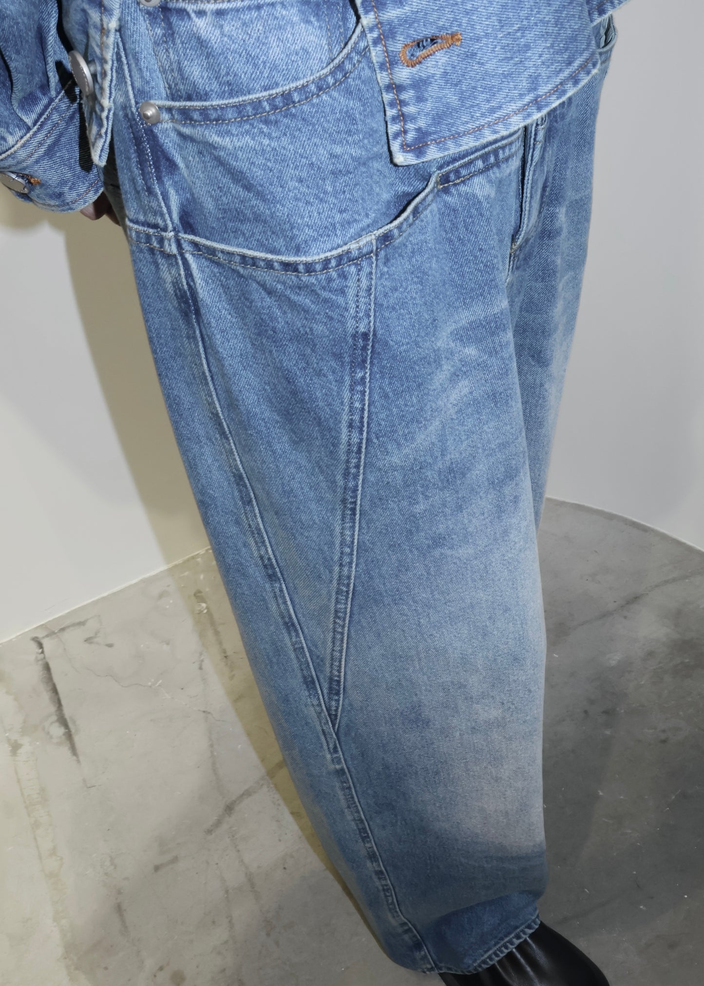 baggy denim pants