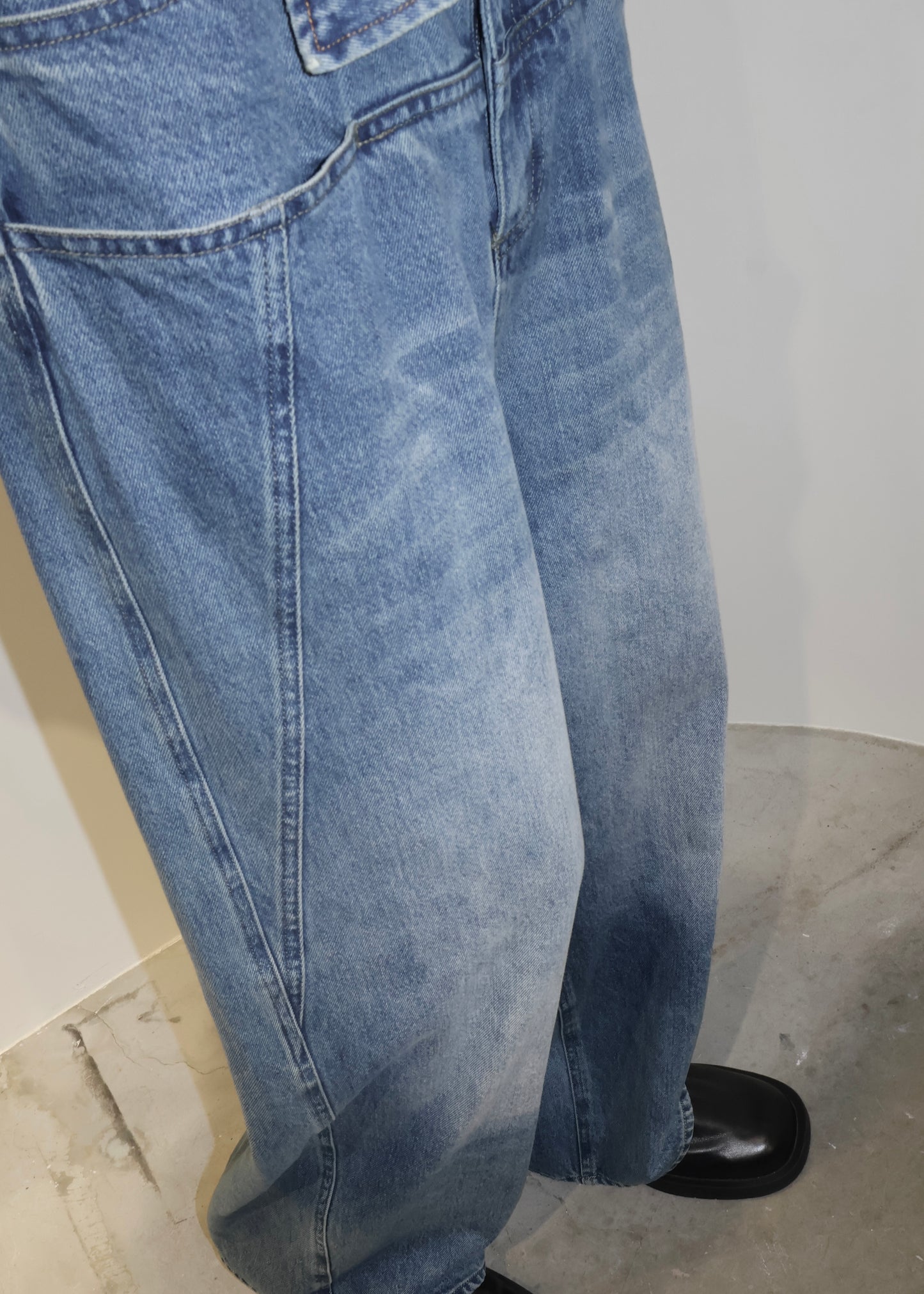 baggy denim pants