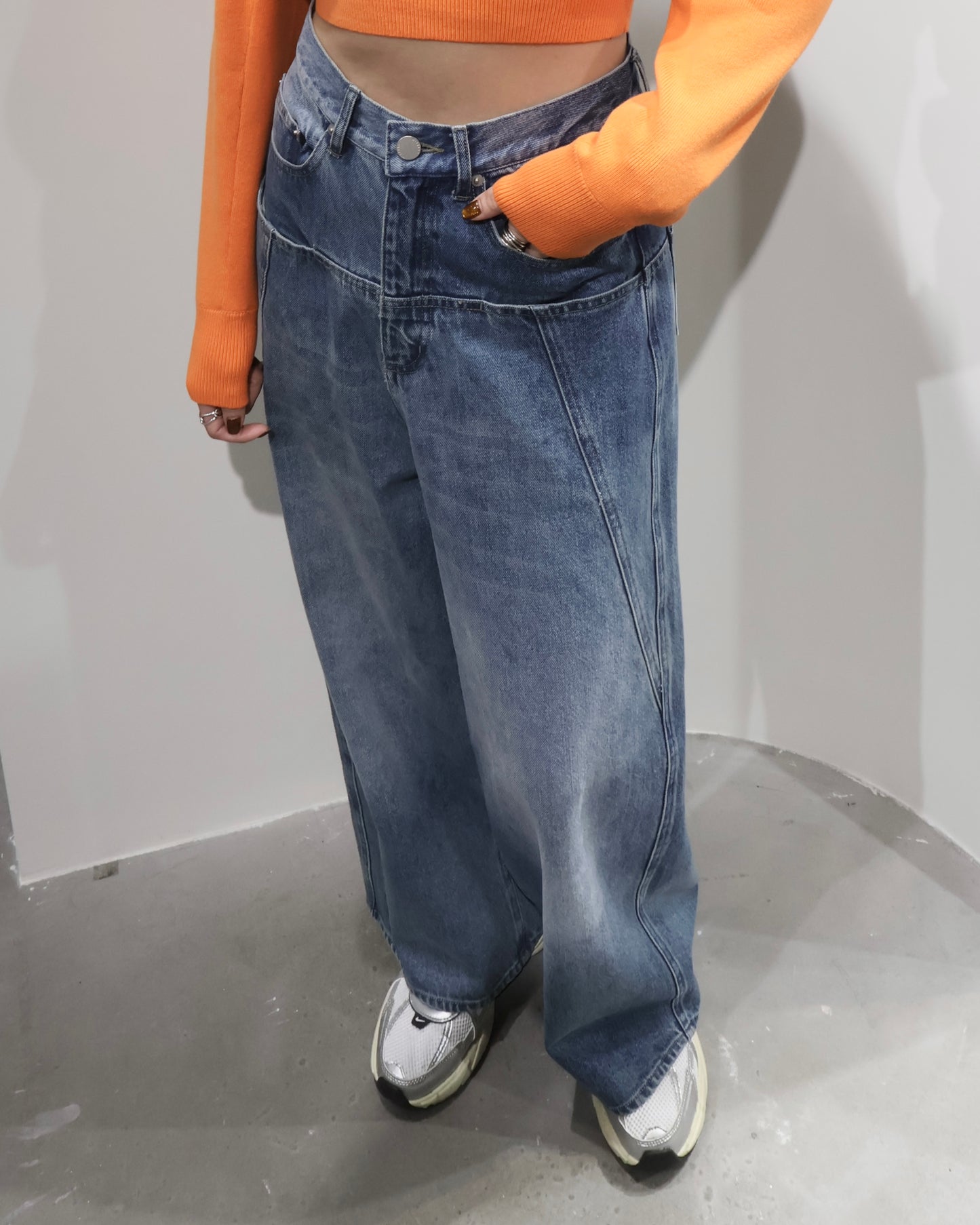 baggy denim pants