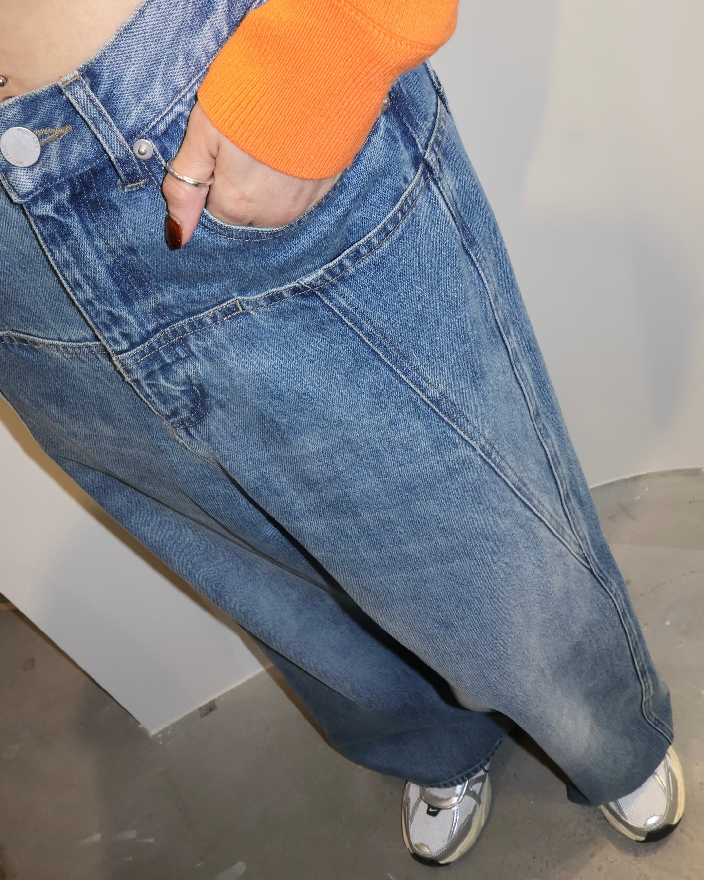 baggy denim pants