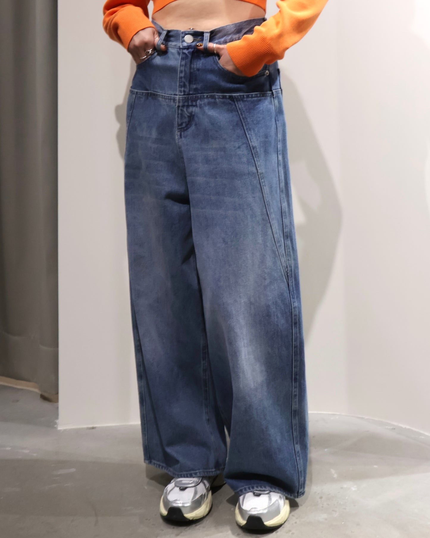 baggy denim pants