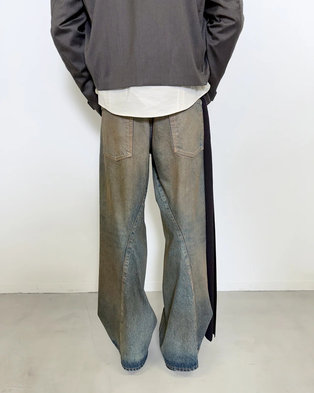 3d curved voluminous leg jeans - mud faded indigo