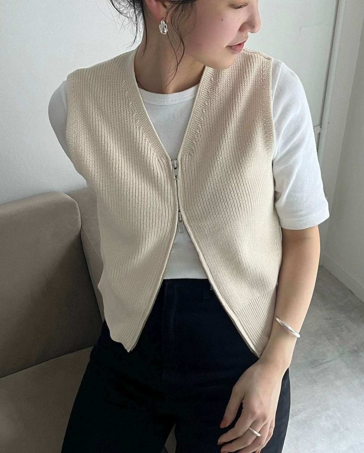 zip compact knit vest