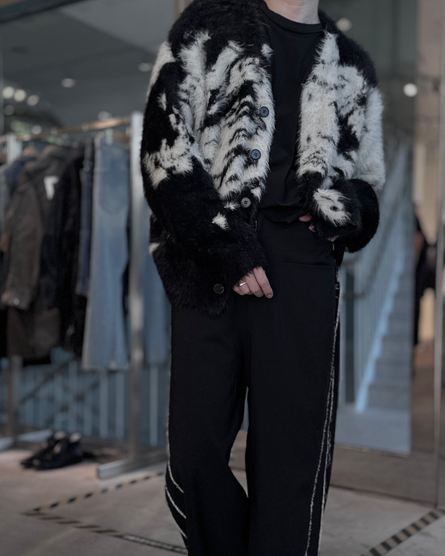 jacquard cardigan “shokkakuteki sonzai”