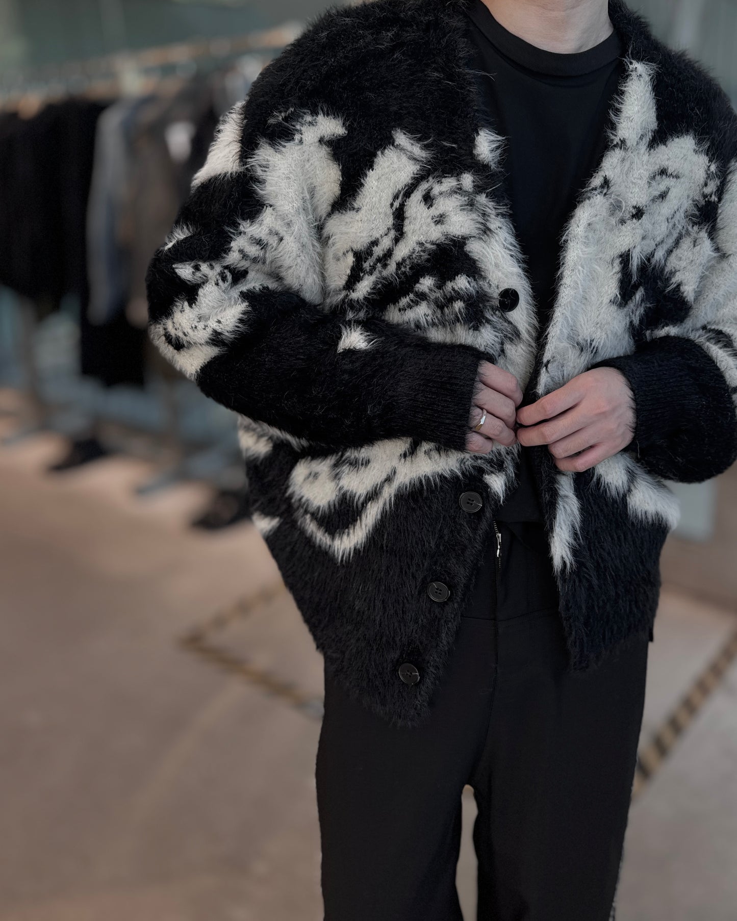 jacquard cardigan “shokkakuteki sonzai”