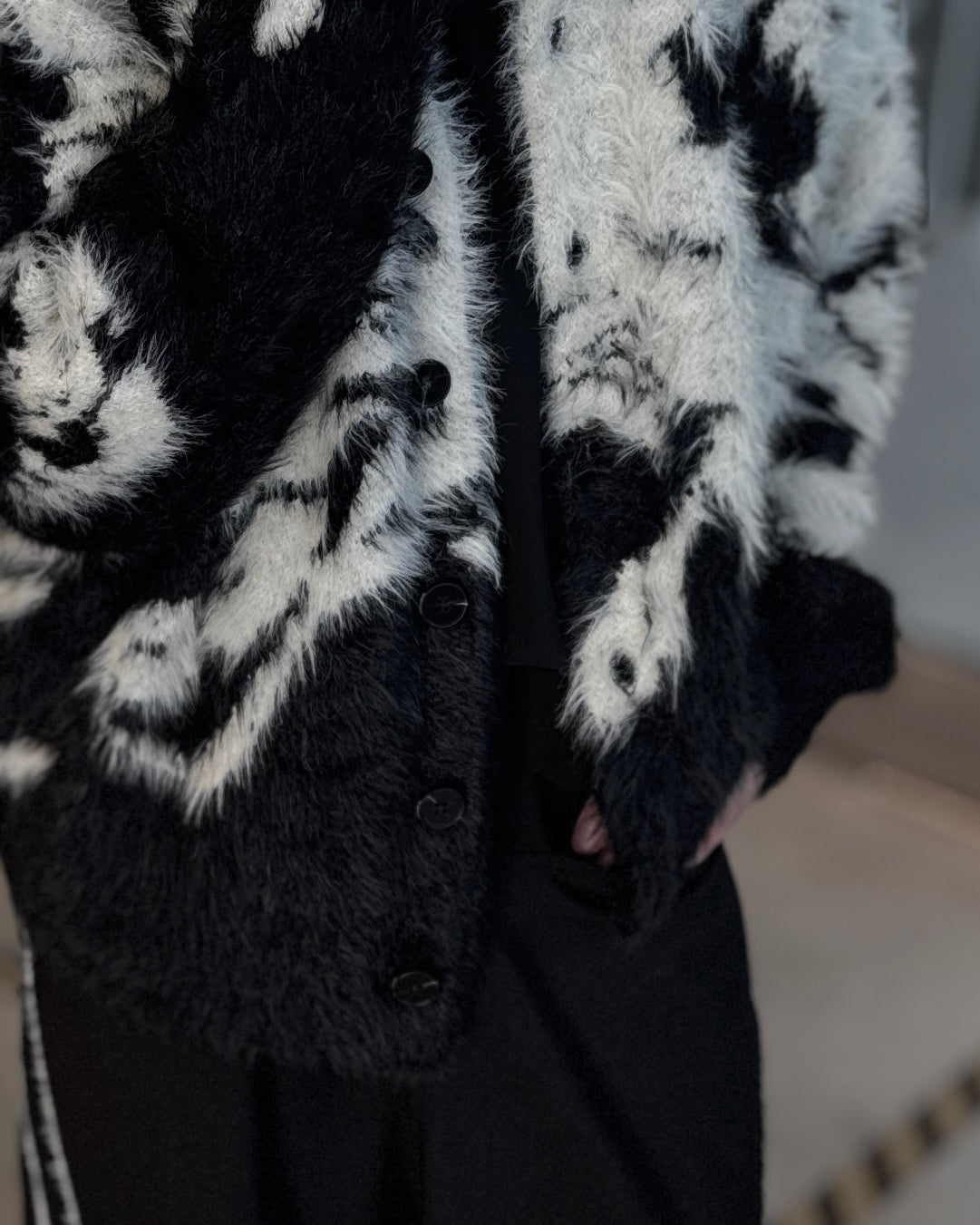 jacquard cardigan “shokkakuteki sonzai”