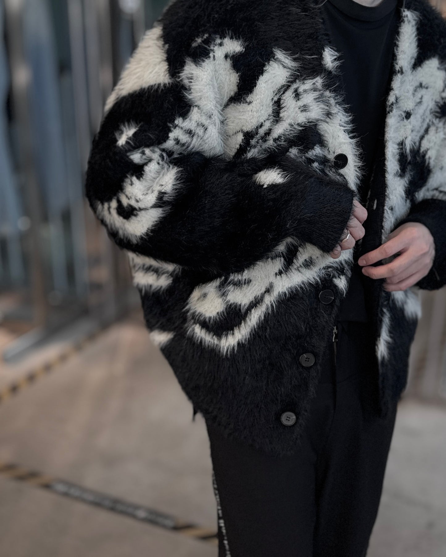 jacquard cardigan “shokkakuteki sonzai”