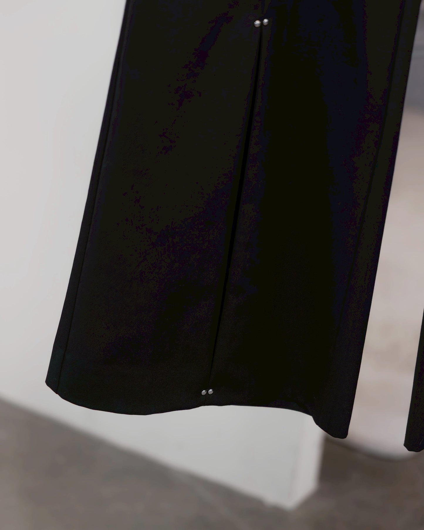 studded motion pleat gab trousers