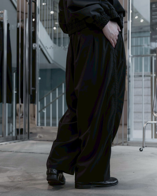 puckering balloon trousers