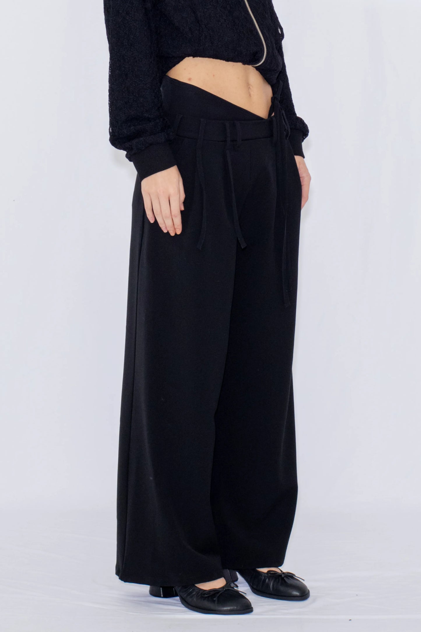 string wide trousers