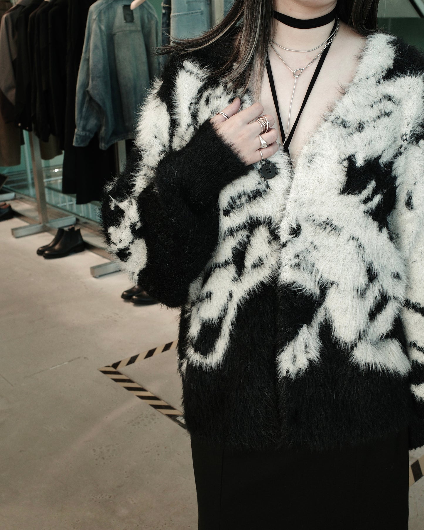 jacquard cardigan “shokkakuteki sonzai”