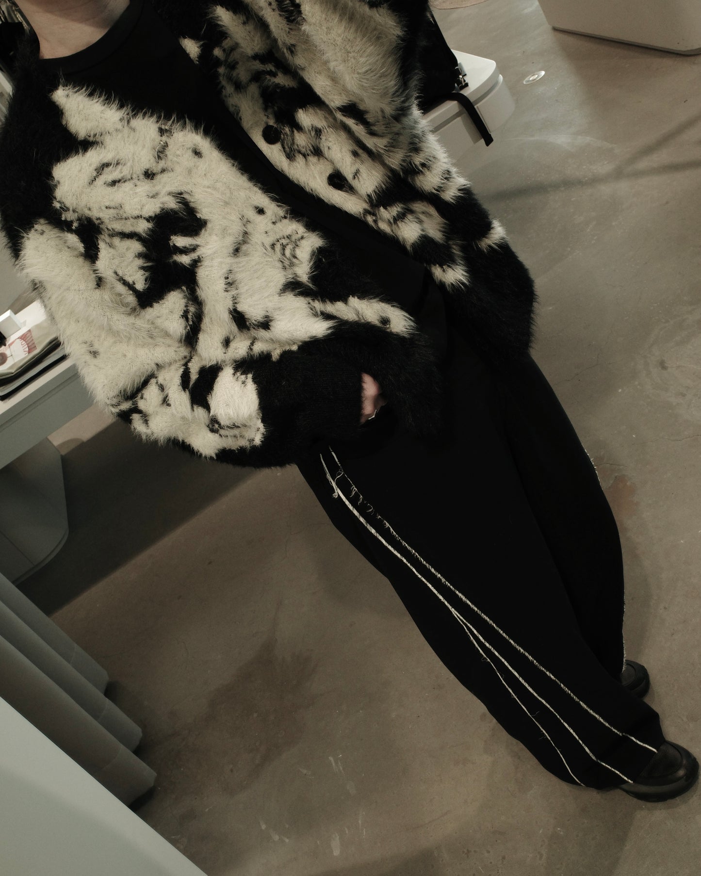 jacquard cardigan “shokkakuteki sonzai”