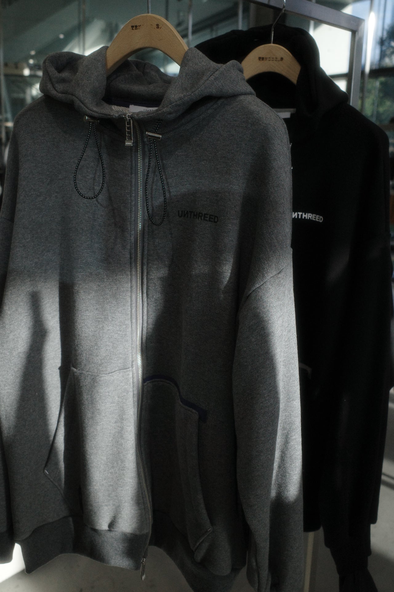 arm cover docking zipup hoodie