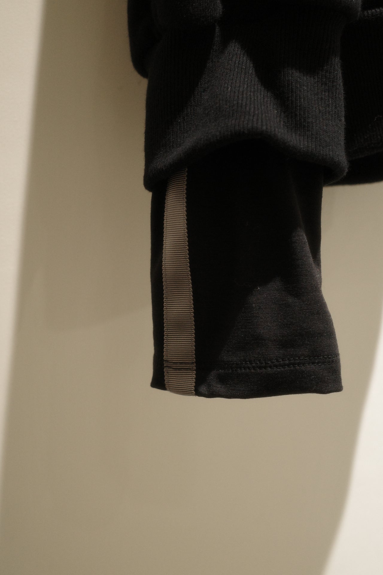 arm cover docking zipup hoodie