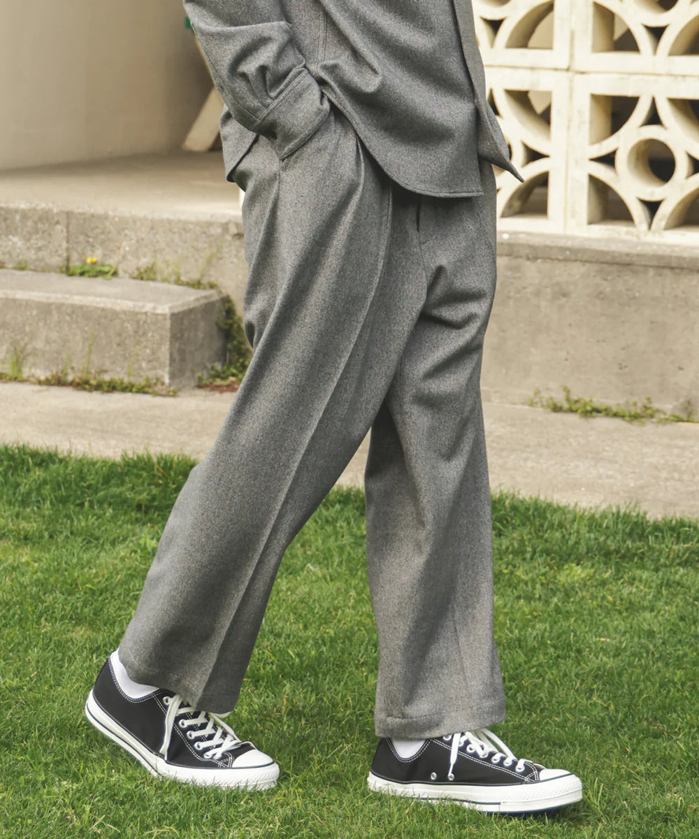 peachskin stretch gabardine / 2tack wide easy pants