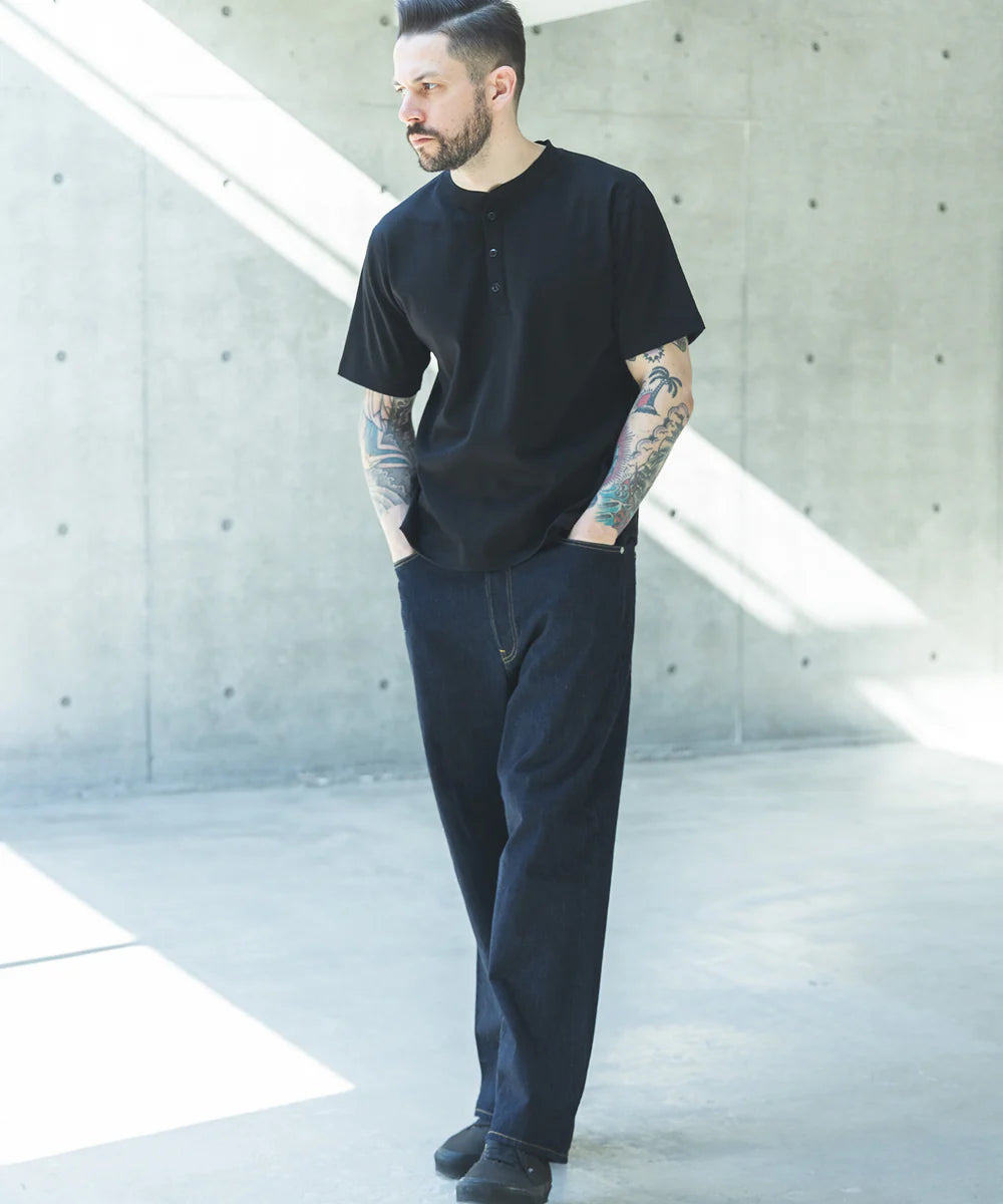 compact honeycomb mesh / henley neck t-shirt