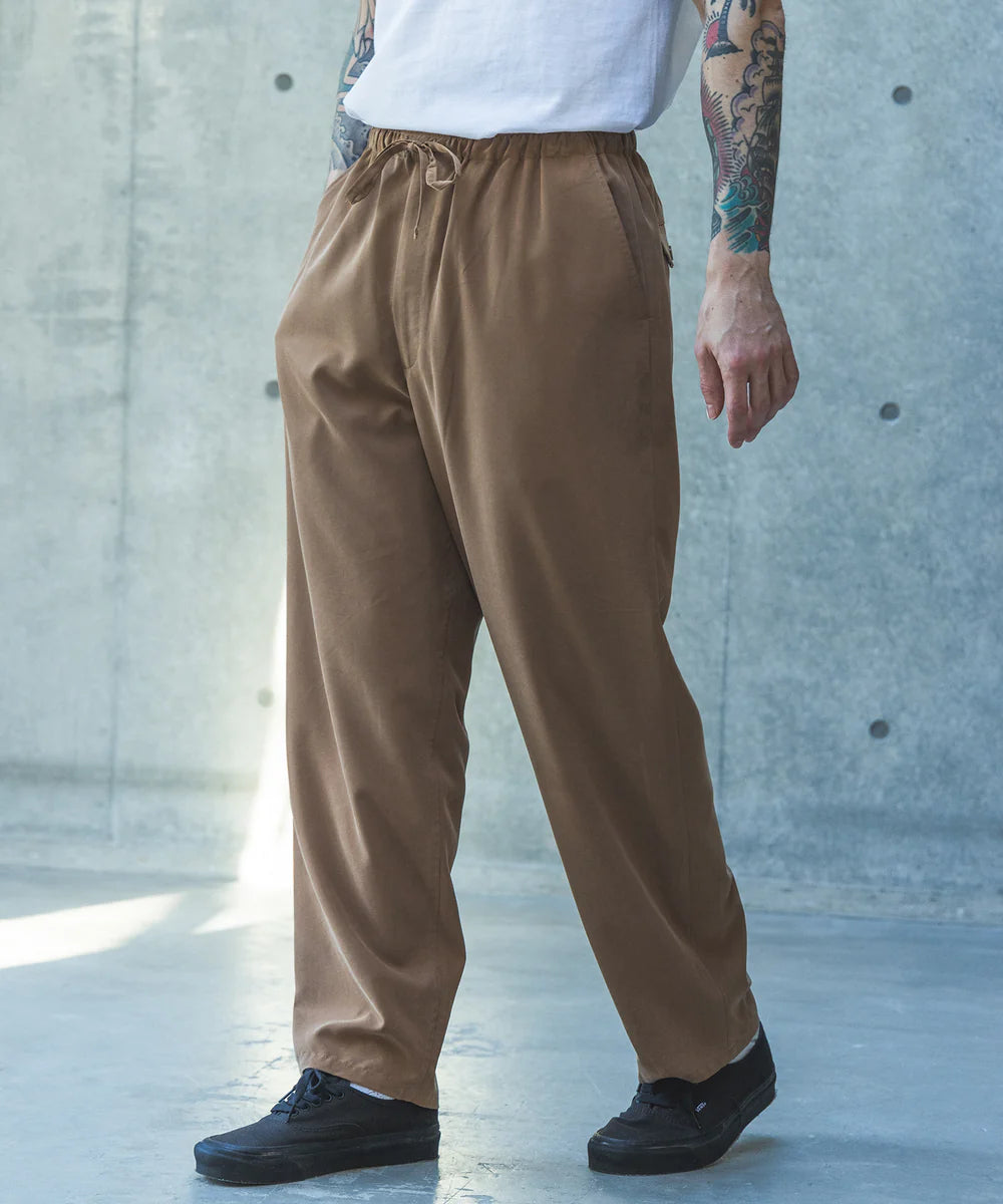 t/r powder cloth / drawstring tapered pants